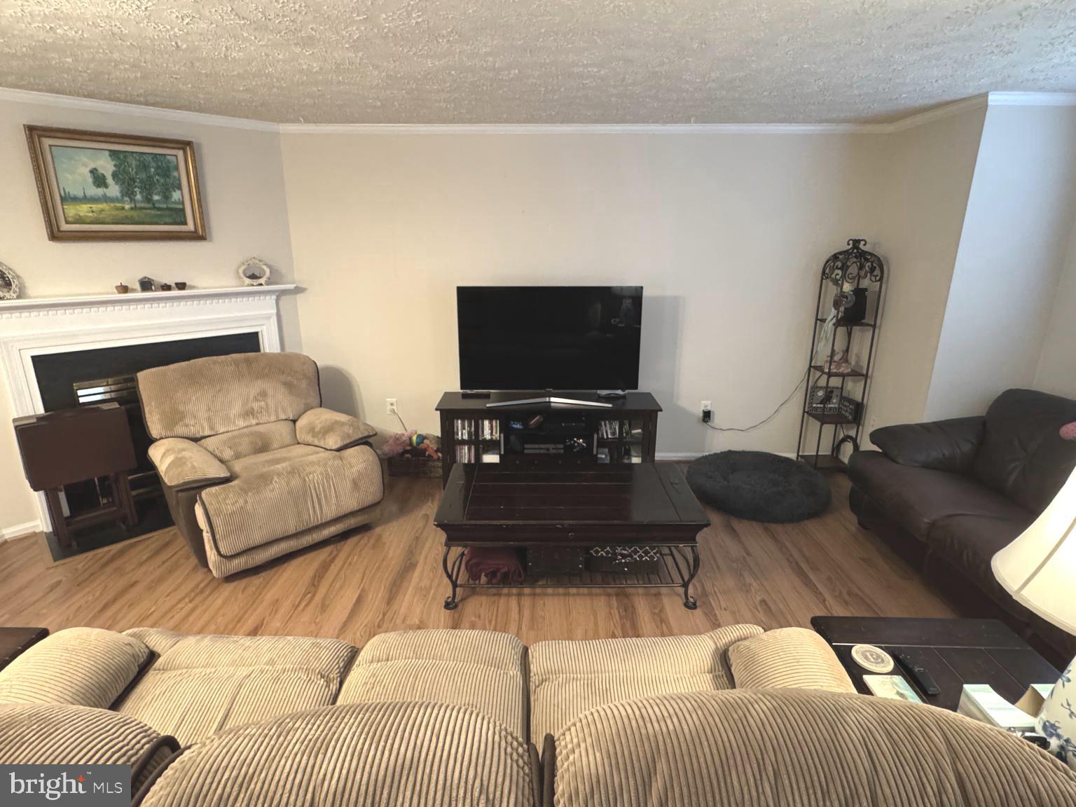 DORCHESTER - ST. CHARLES - Residential Lease