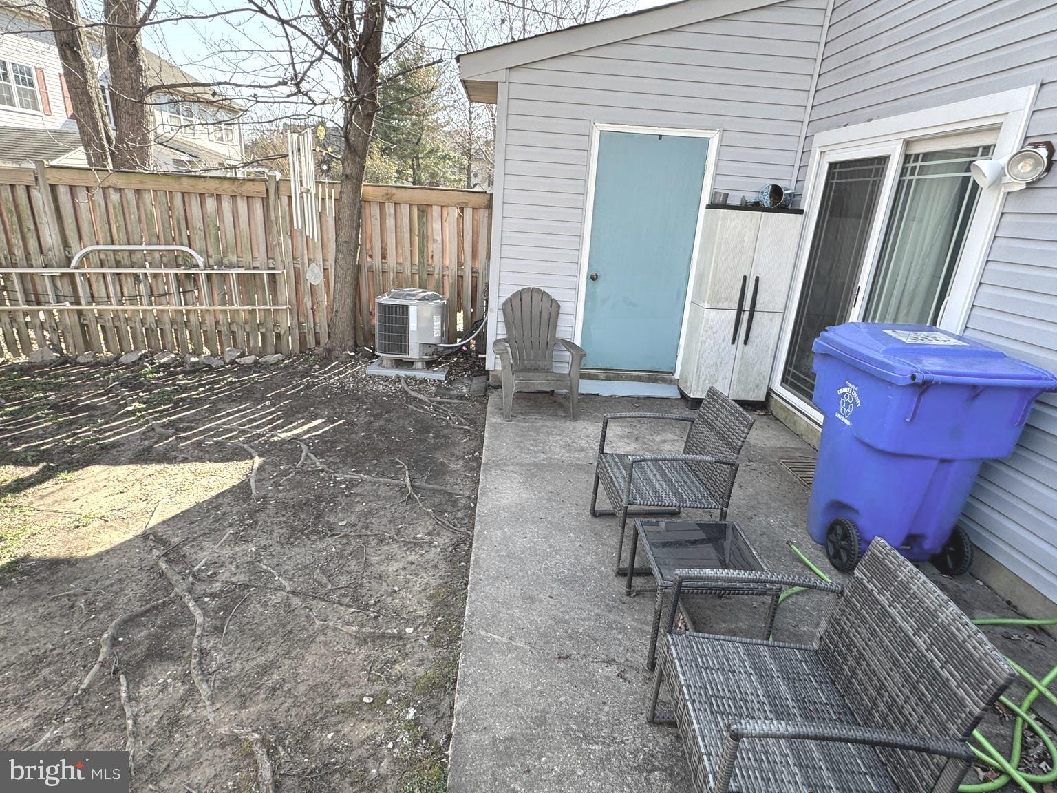 DORCHESTER - ST. CHARLES - Residential Lease