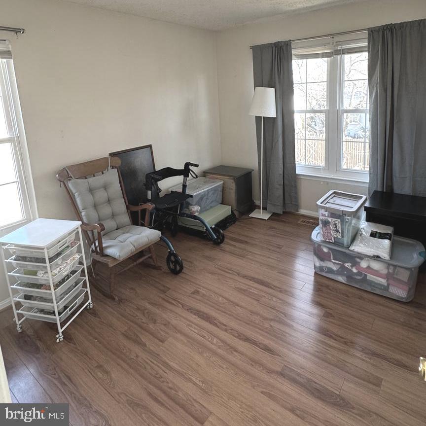 DORCHESTER - ST. CHARLES - Residential Lease