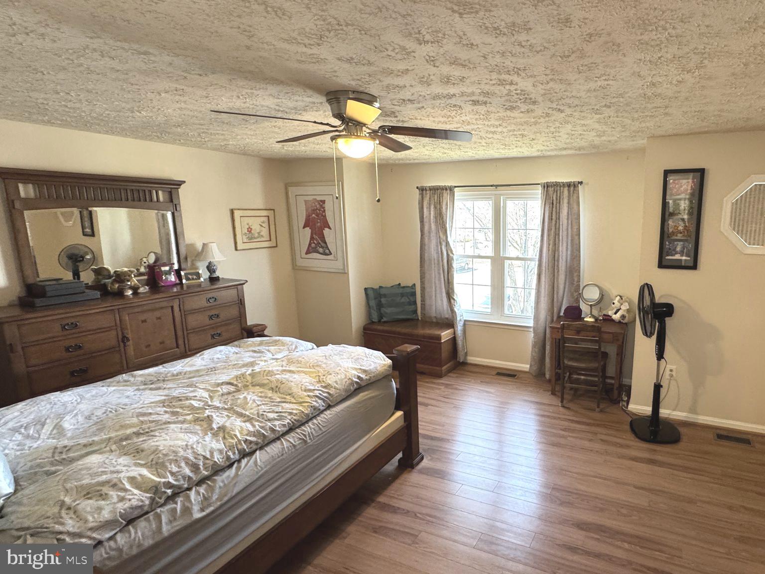 DORCHESTER - ST. CHARLES - Residential Lease