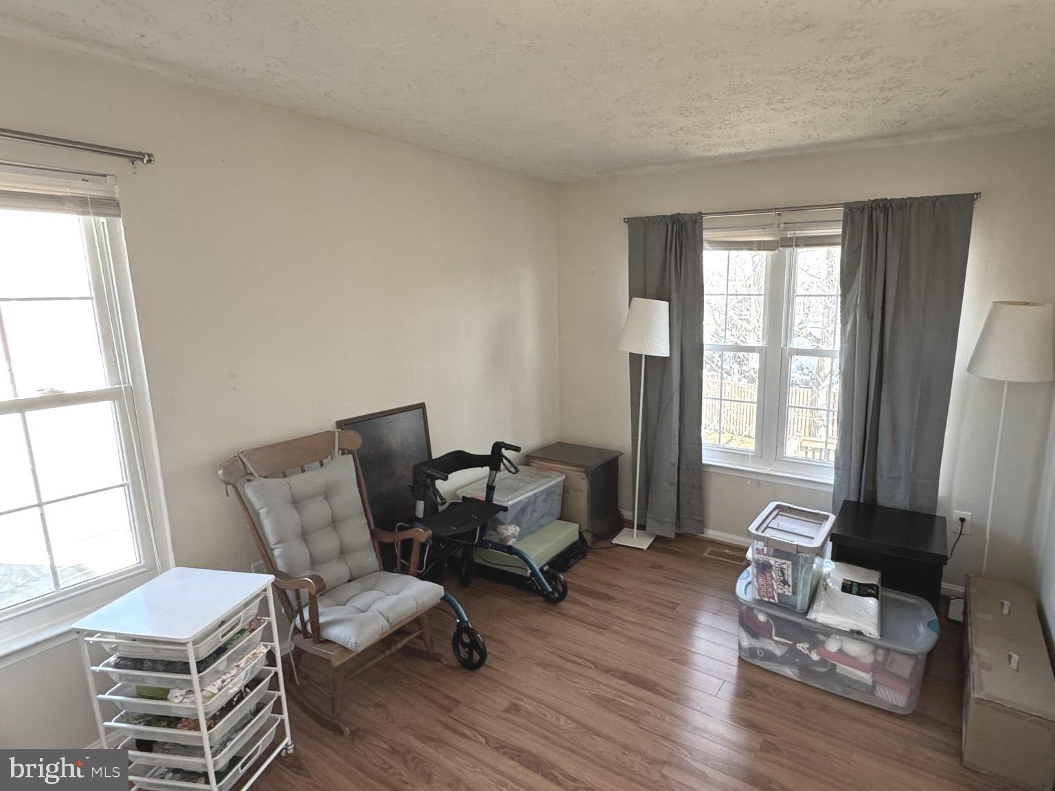 DORCHESTER - ST. CHARLES - Residential Lease