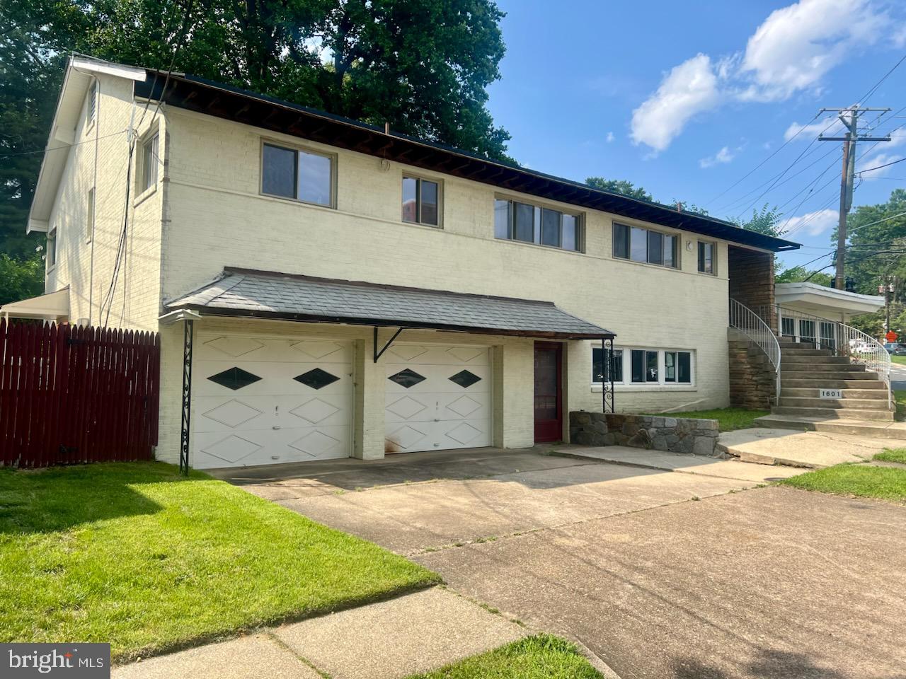 1601 NORTH PORTAL DRIVE NW