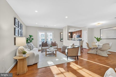 Photo of 4113 S Four Mile Run Drive #404, ARLINGTON, VA 22204 (MLS # VAAR2070356)