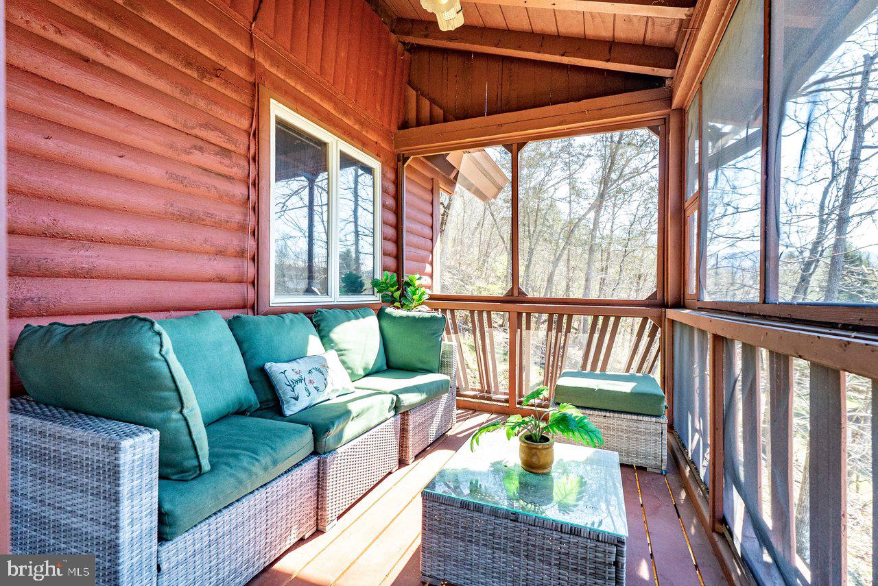 1660 CANOE RIVER DRIVE