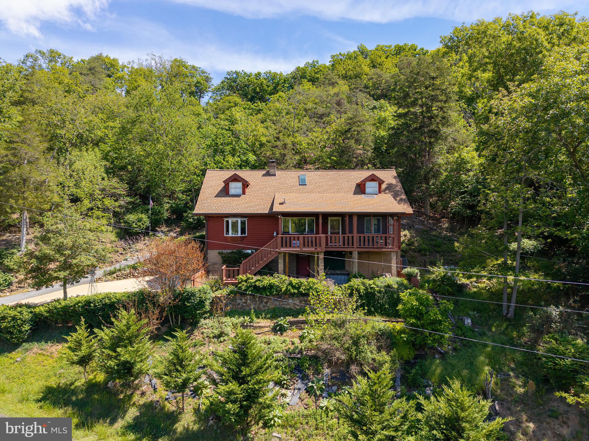 1660 CANOE RIVER DRIVE