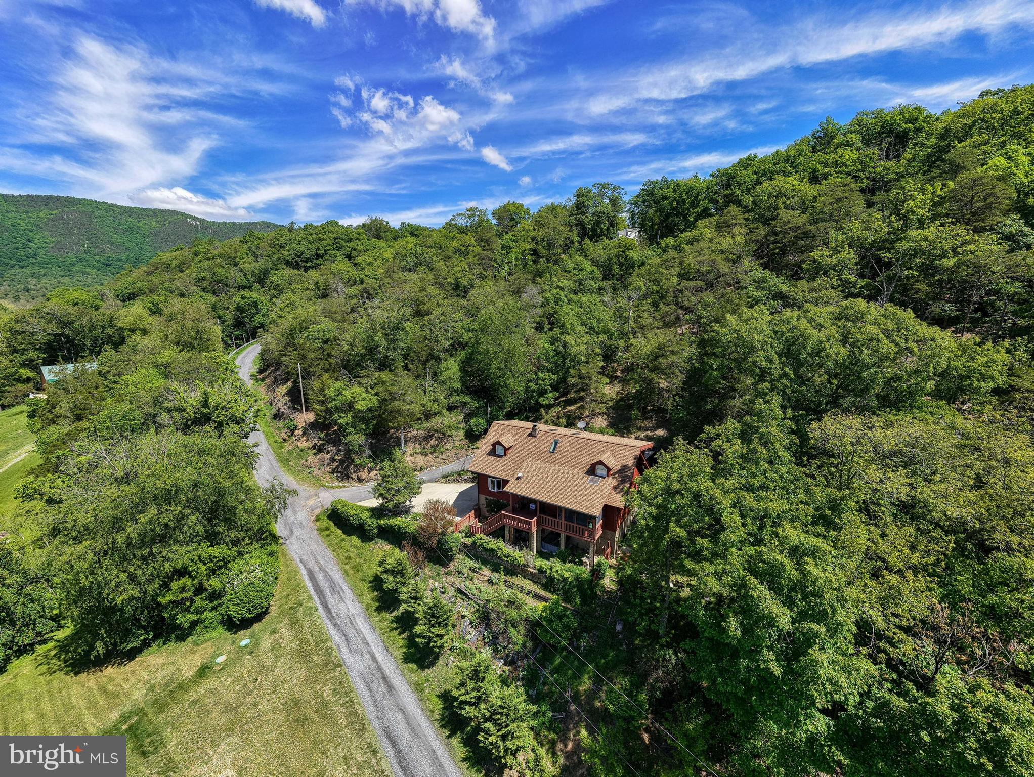 1660 CANOE RIVER DRIVE