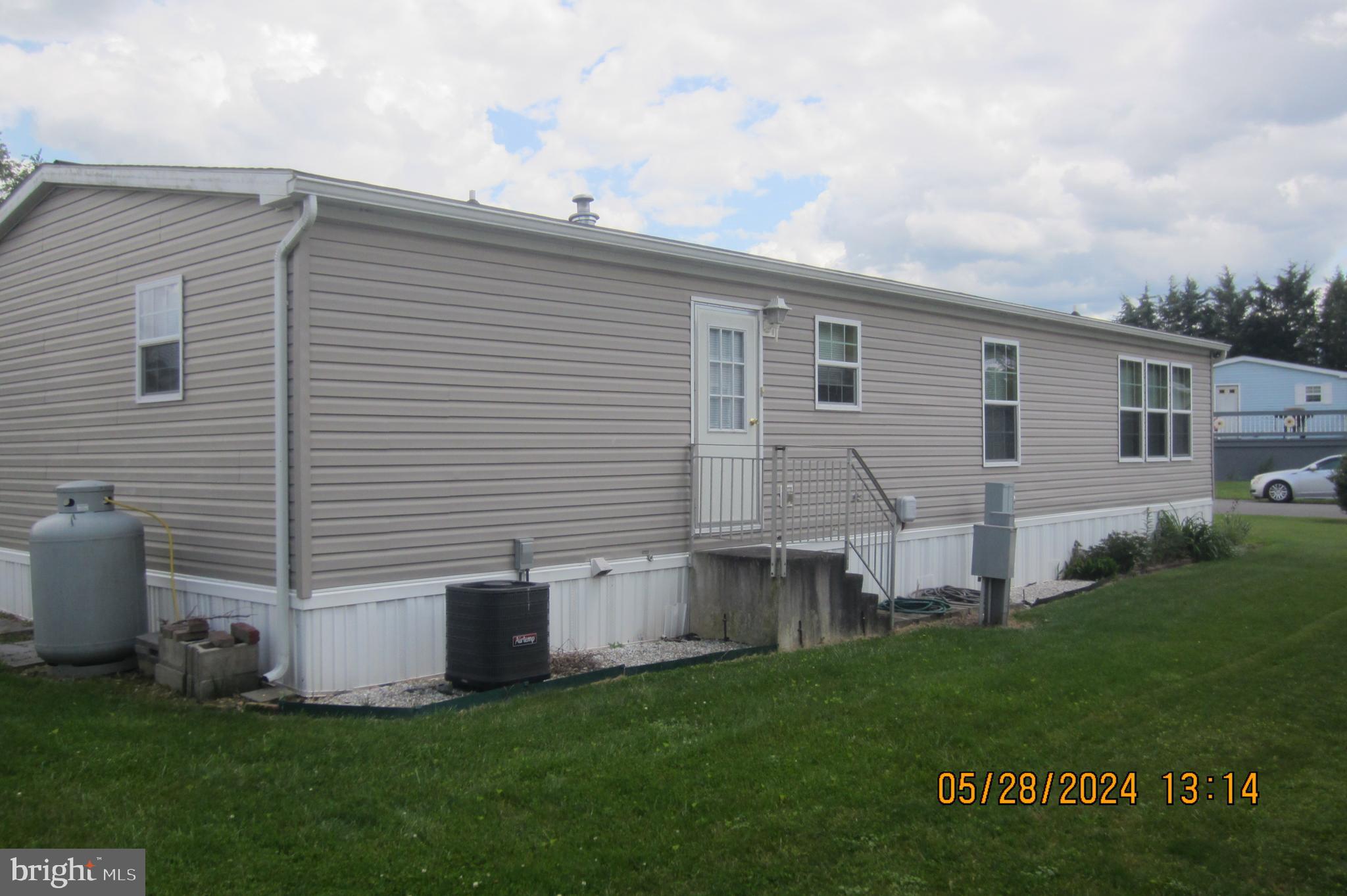 MIDLAND PARK - Residential