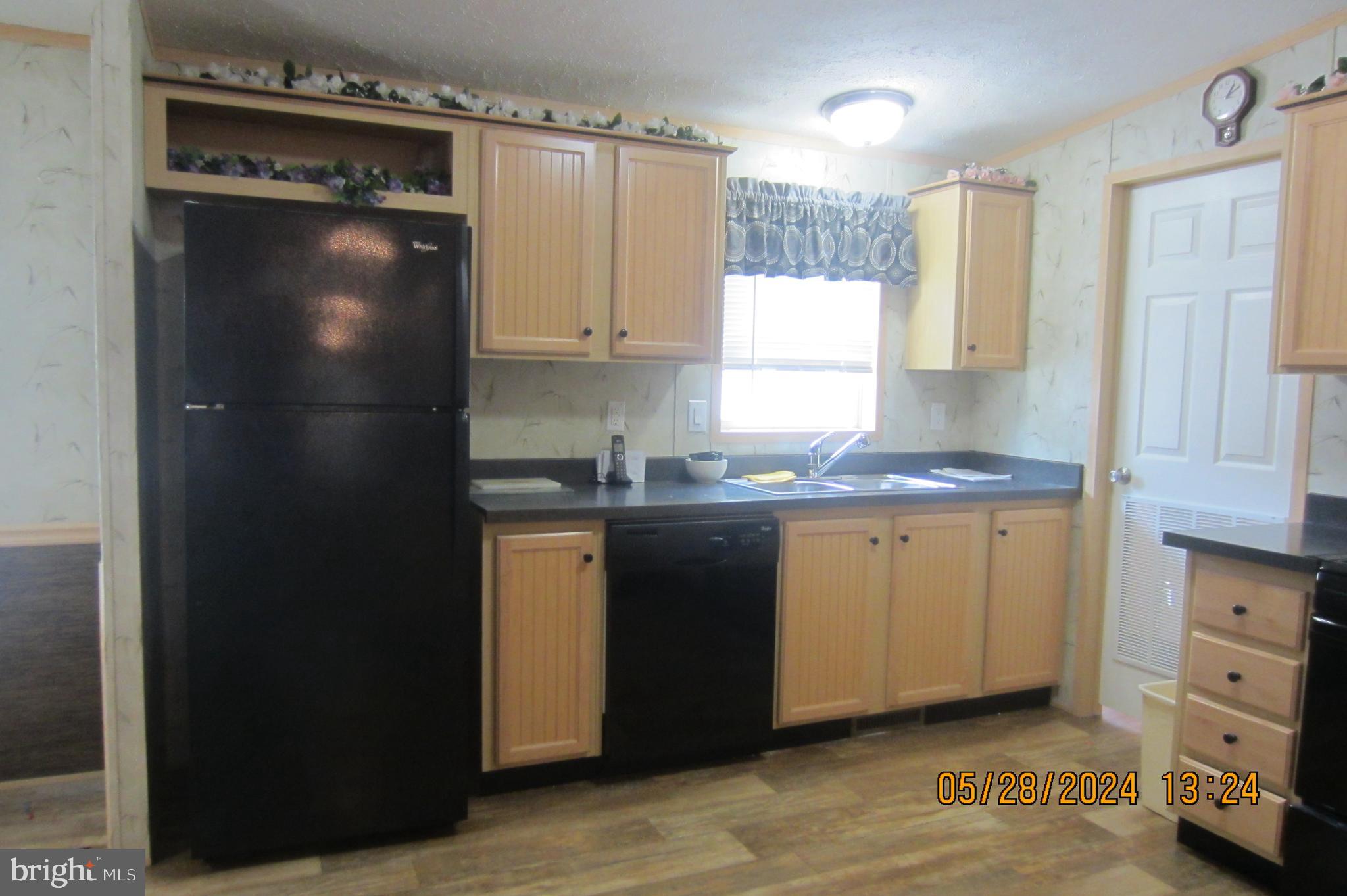 MIDLAND PARK - Residential