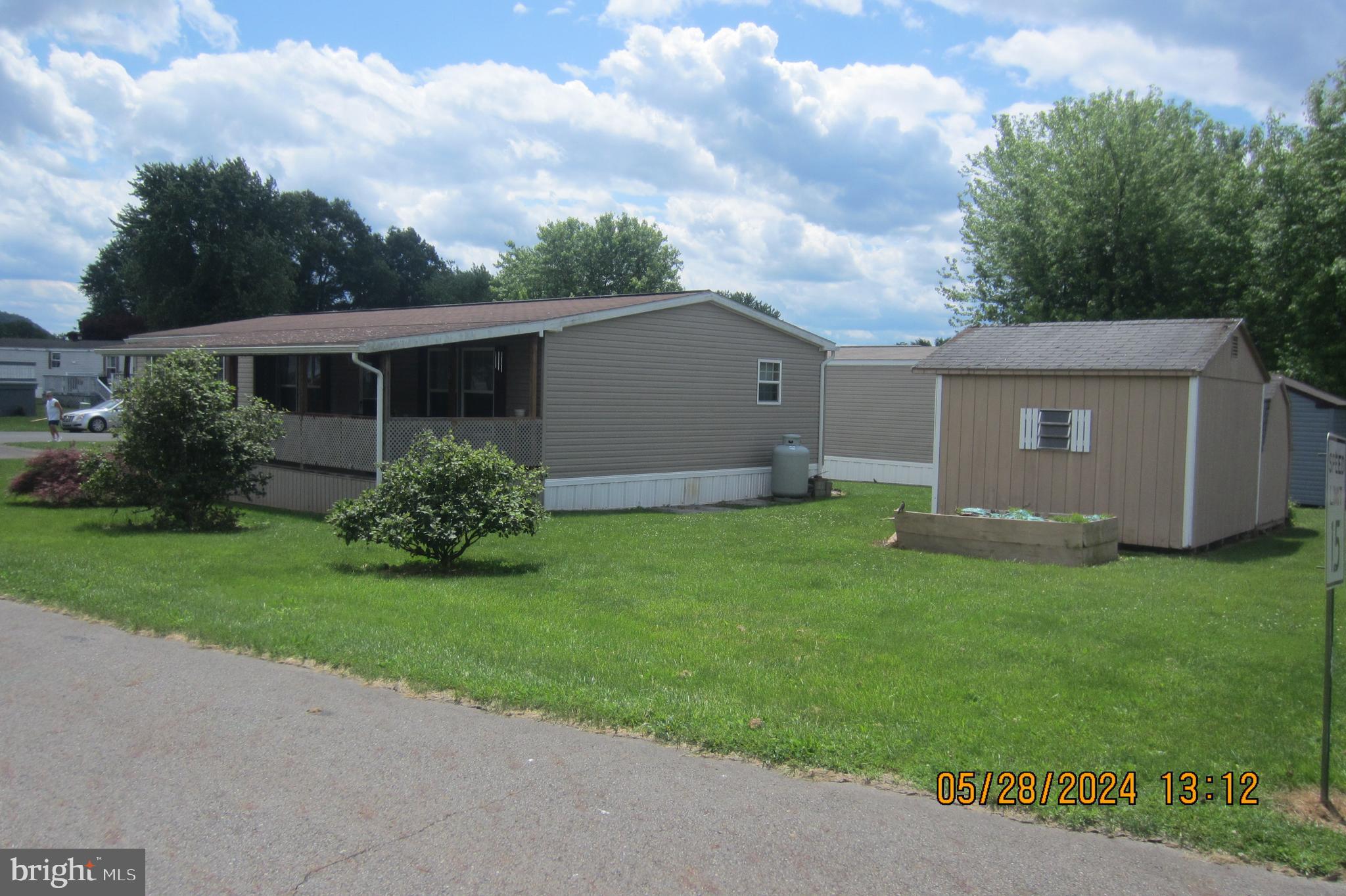 MIDLAND PARK - Residential