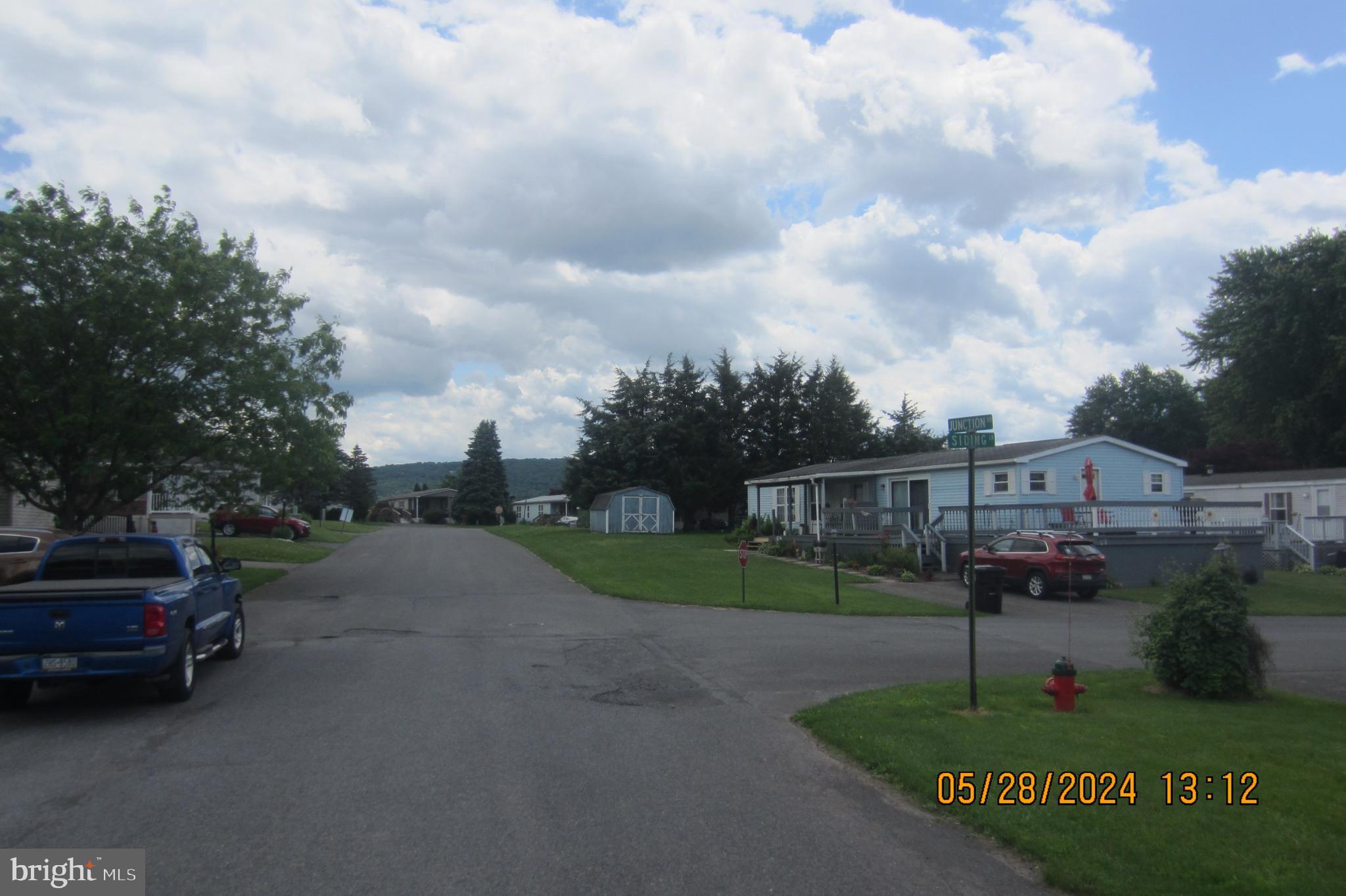 MIDLAND PARK - Residential