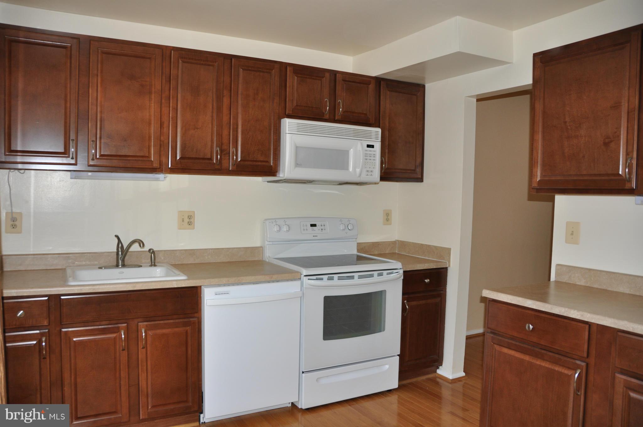 DANBURY FOREST - Residential Lease