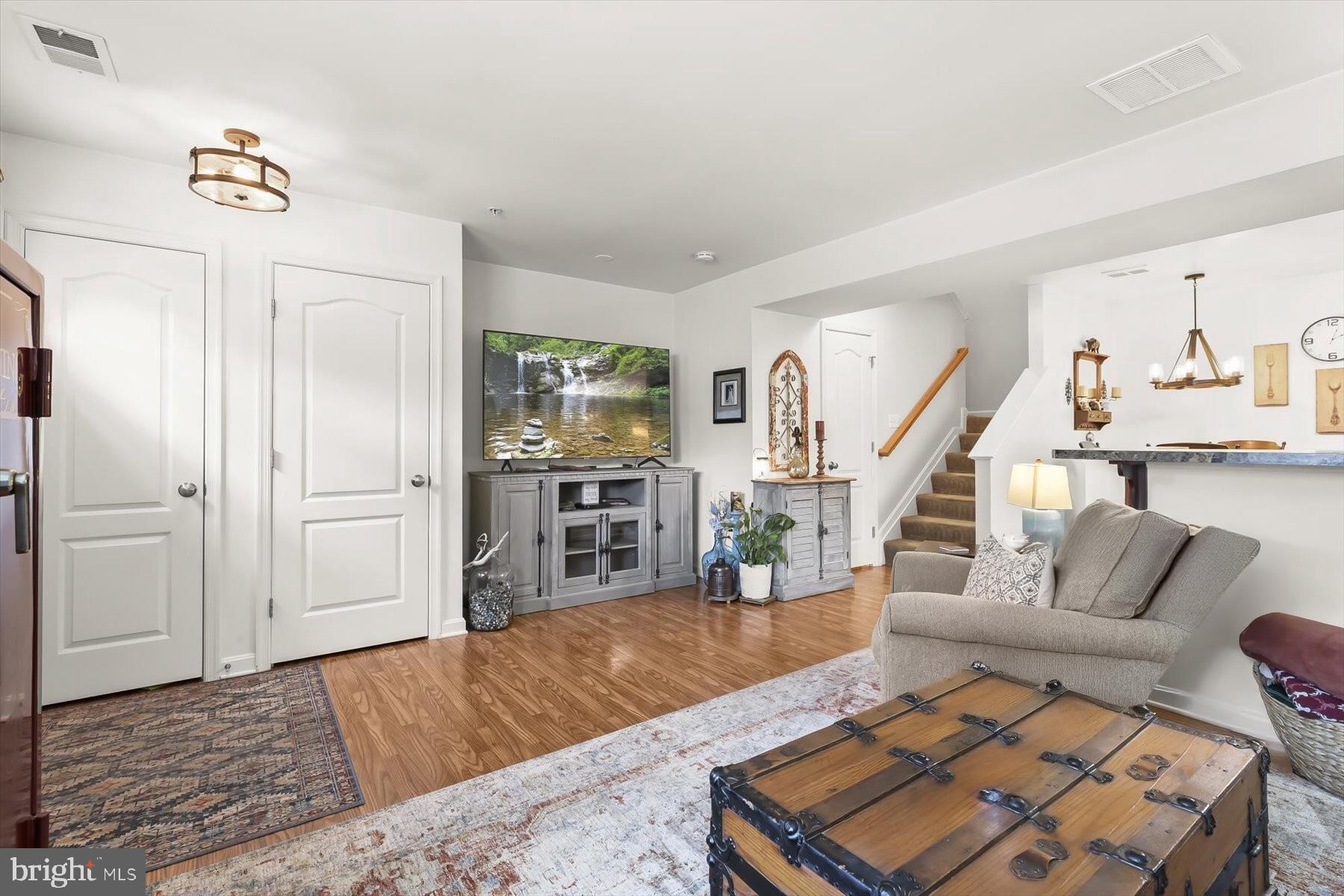 1909 LENNOX DRIVE 90