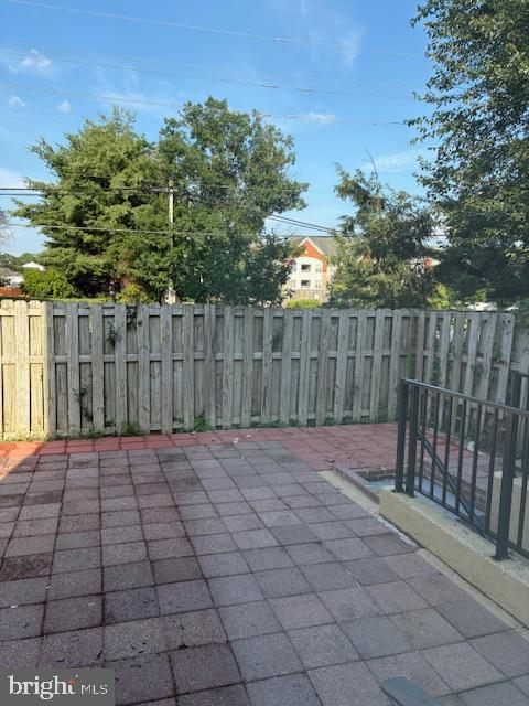 GUILFORD SQUARE - Residential