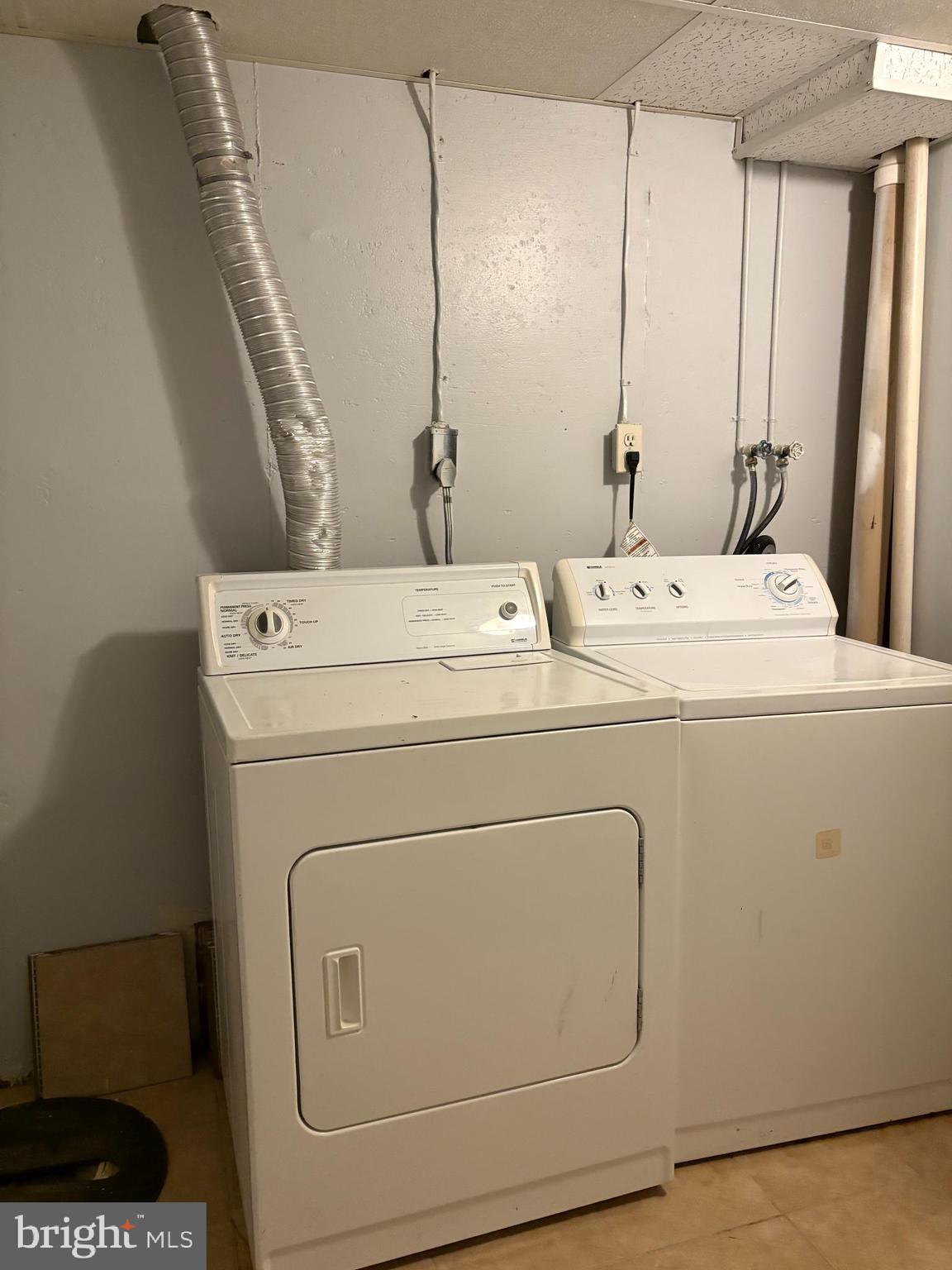 GUILFORD SQUARE - Residential