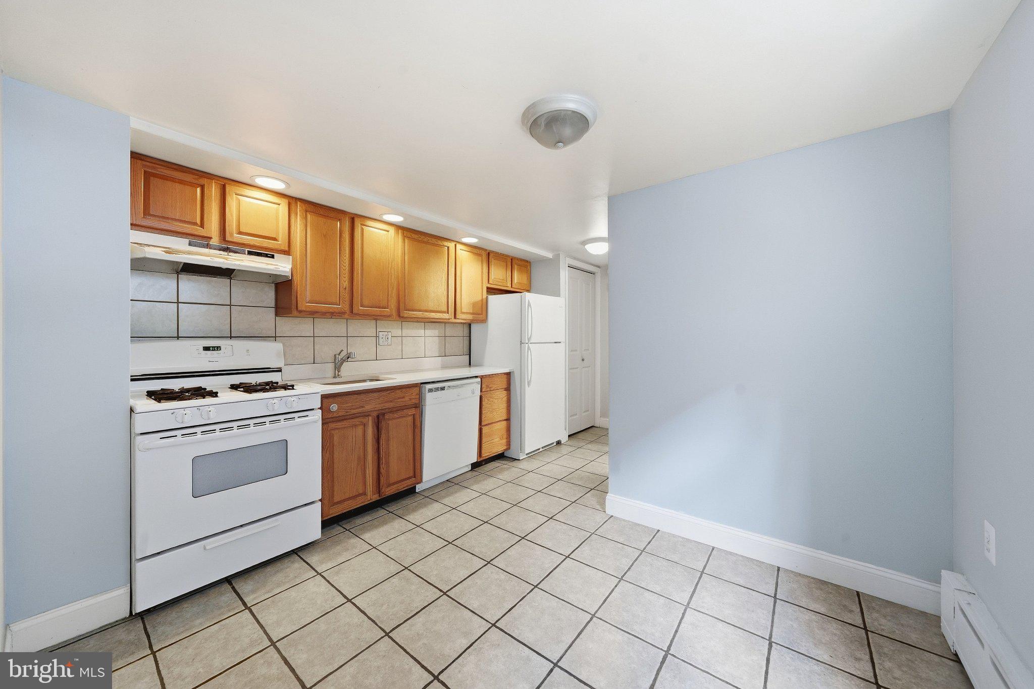 625 CATHARINE STREET 1 REAR