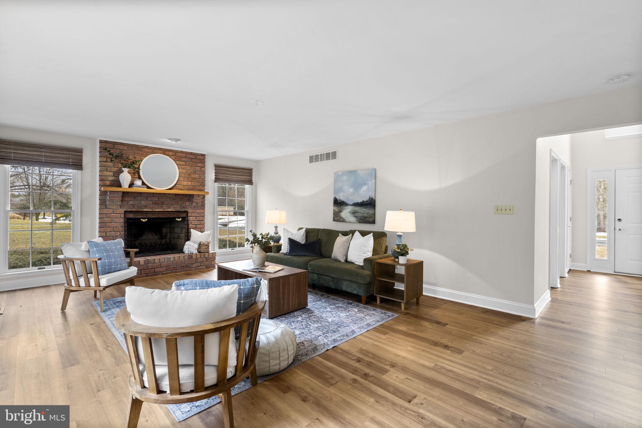 TWIN HILLS - Residential