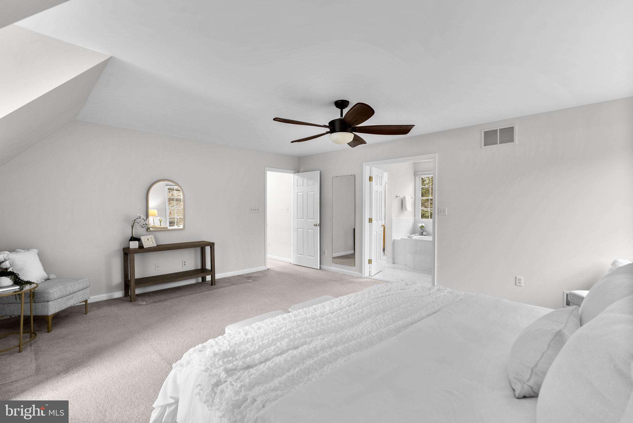 TWIN HILLS - Residential