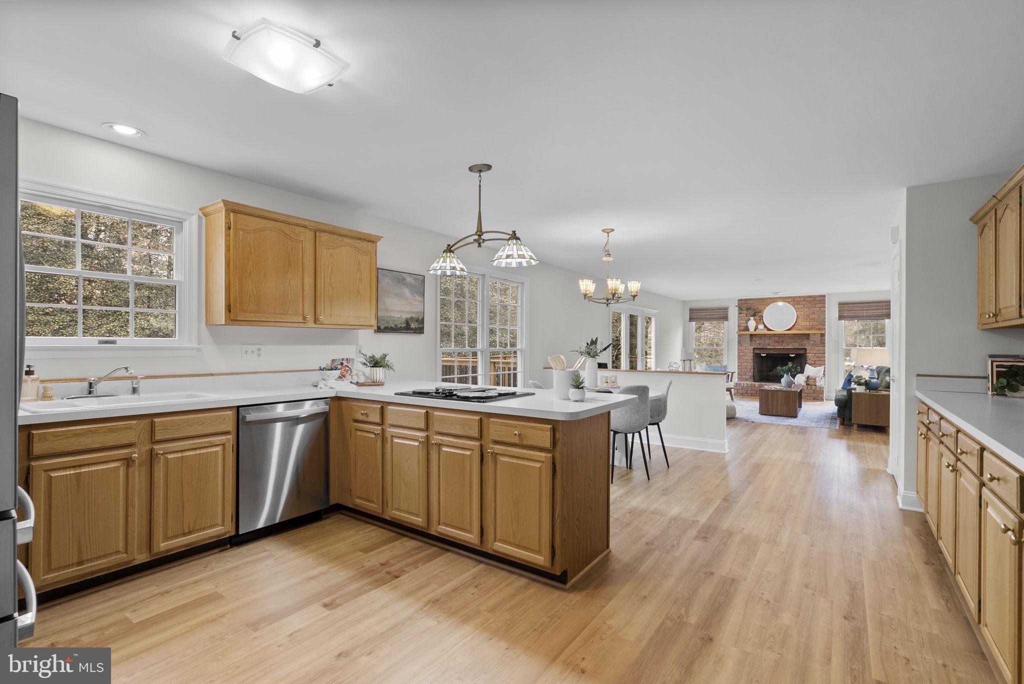 TWIN HILLS - Residential