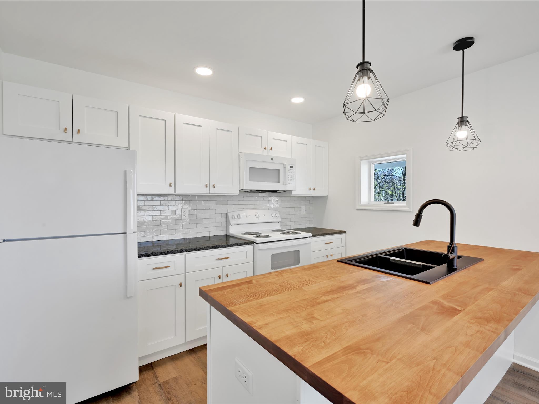 SUNNYSIDE - Residential