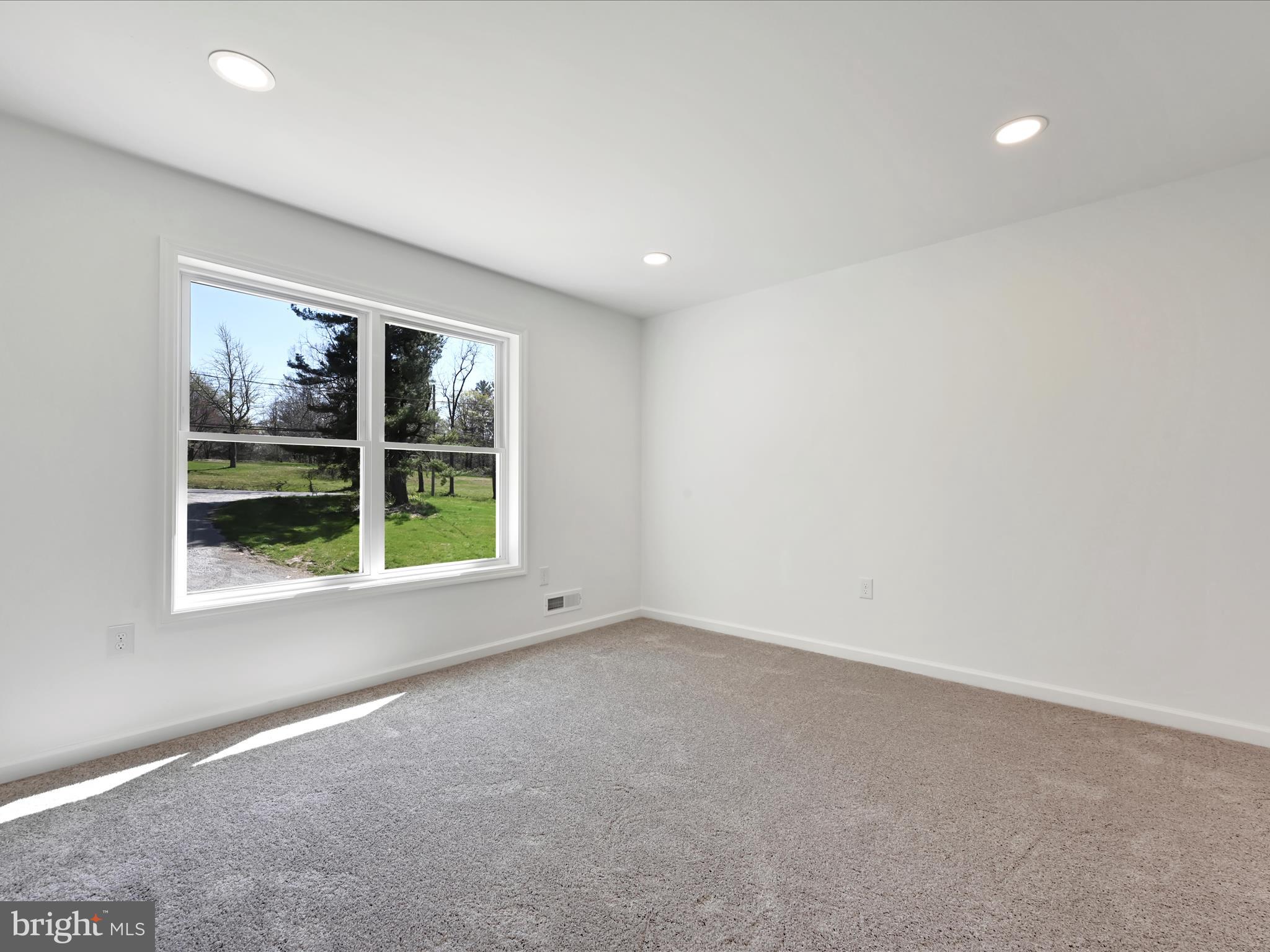 SUNNYSIDE - Residential