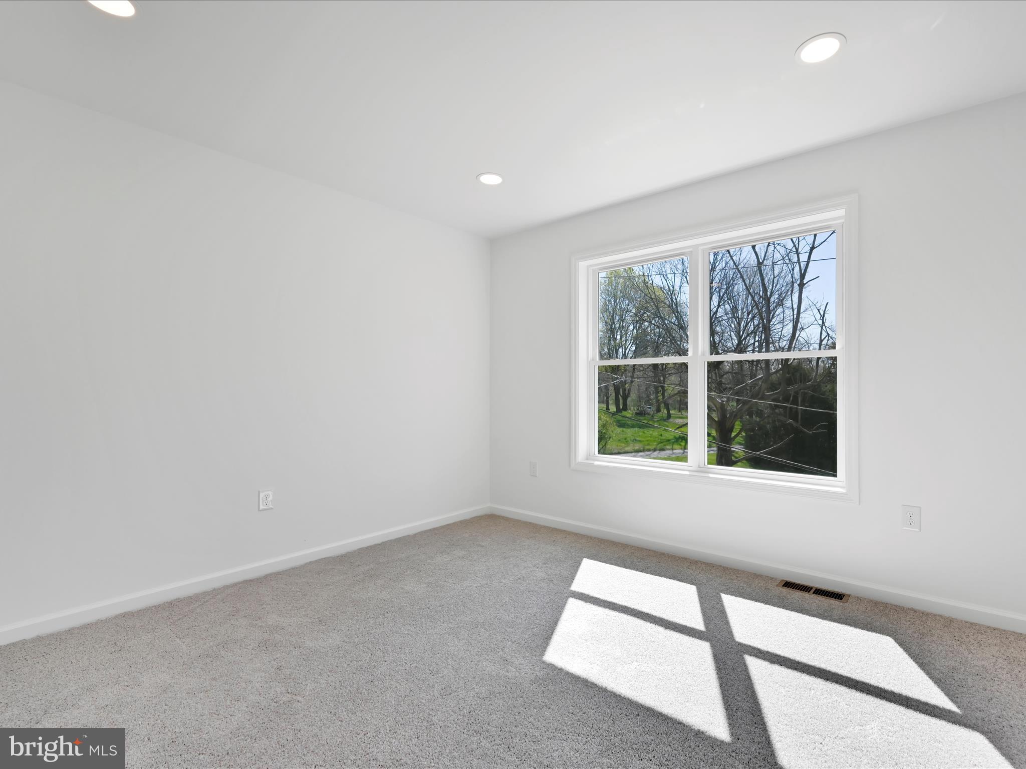 SUNNYSIDE - Residential