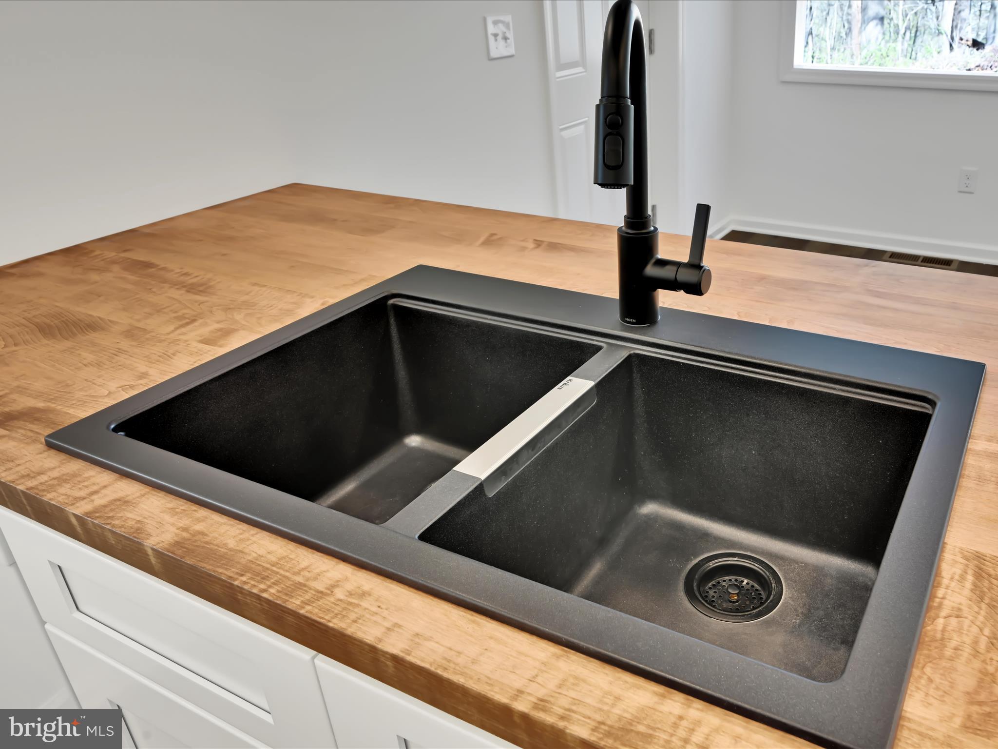 SUNNYSIDE - Residential