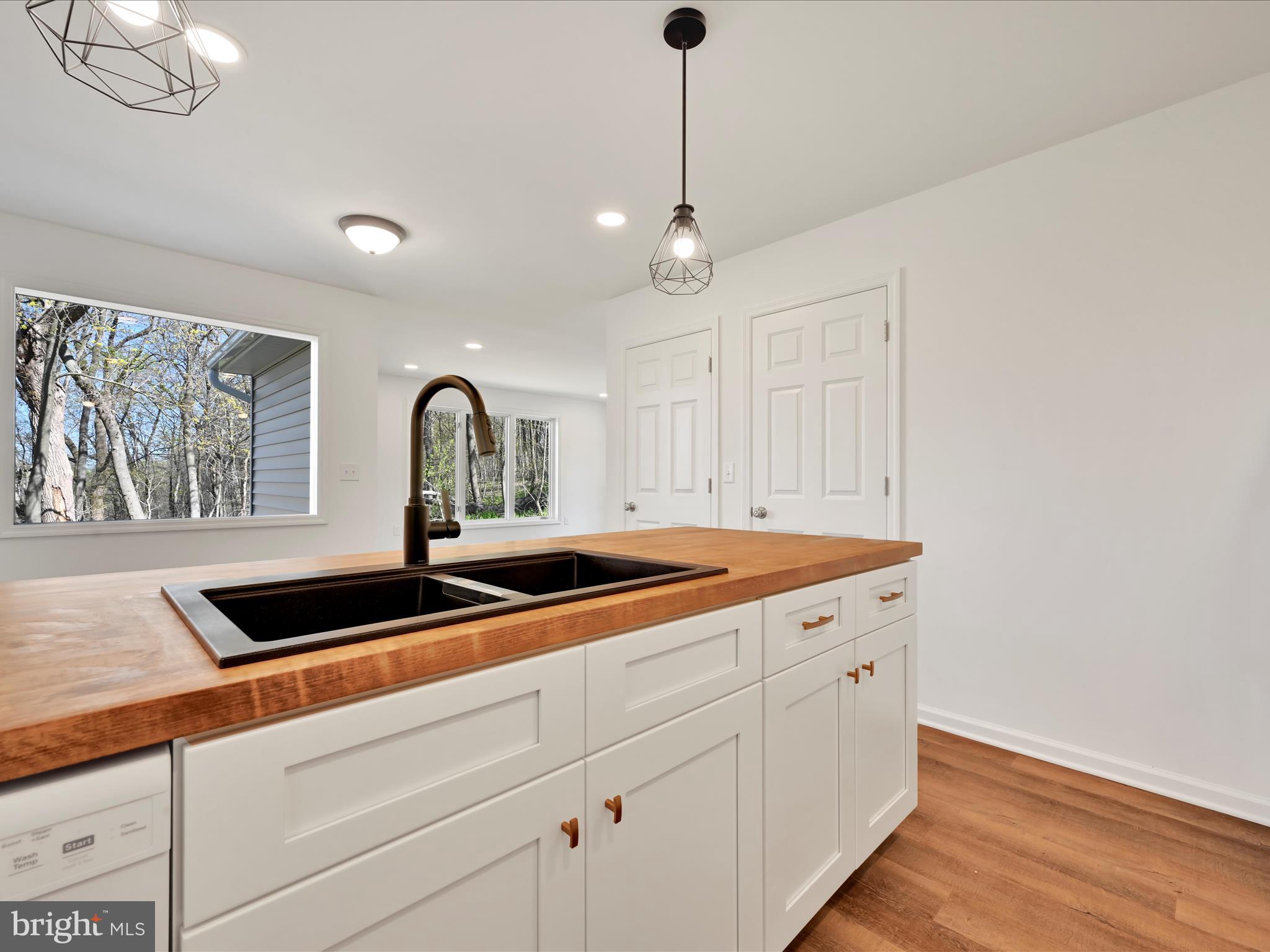 SUNNYSIDE - Residential