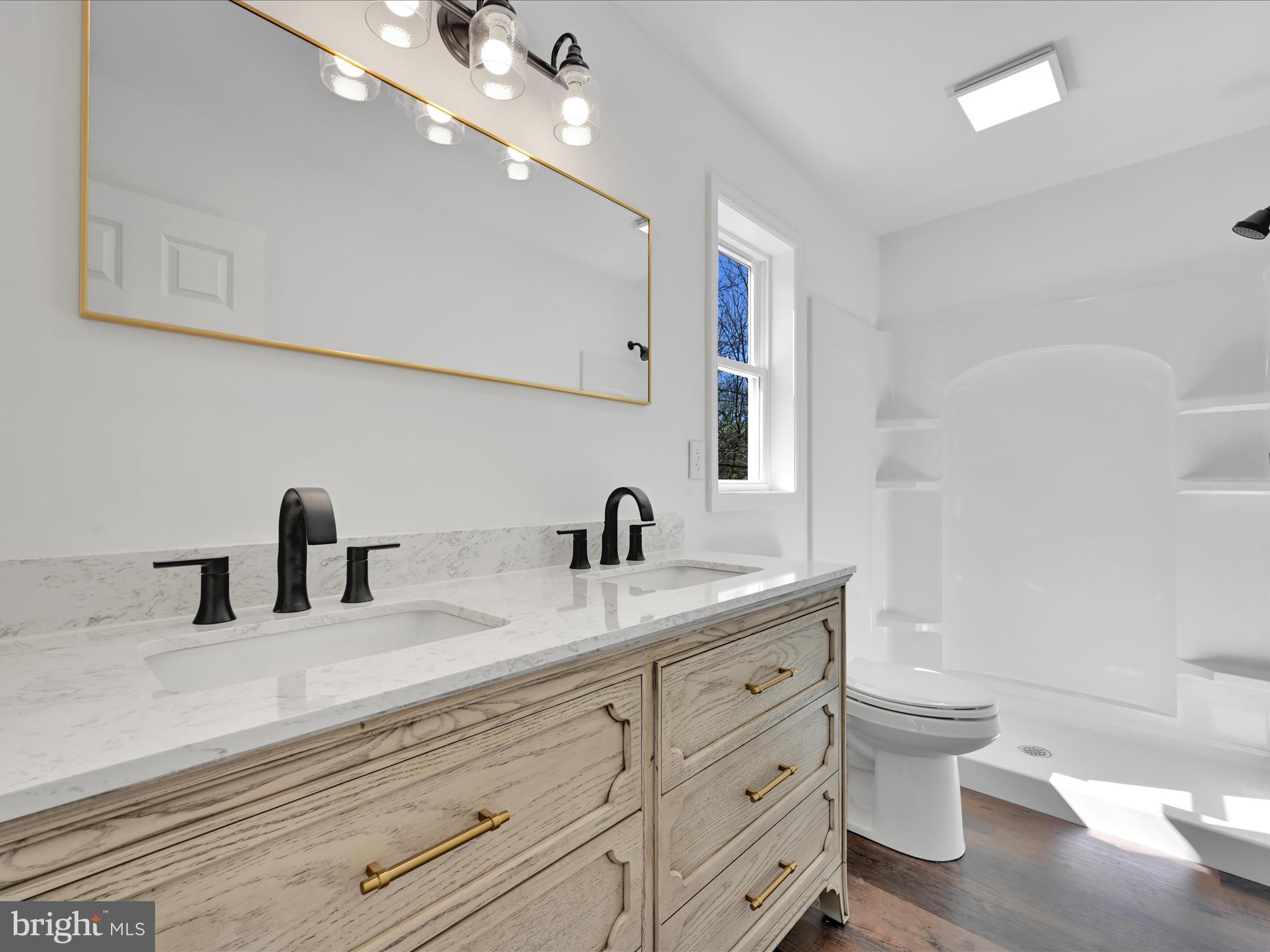 SUNNYSIDE - Residential