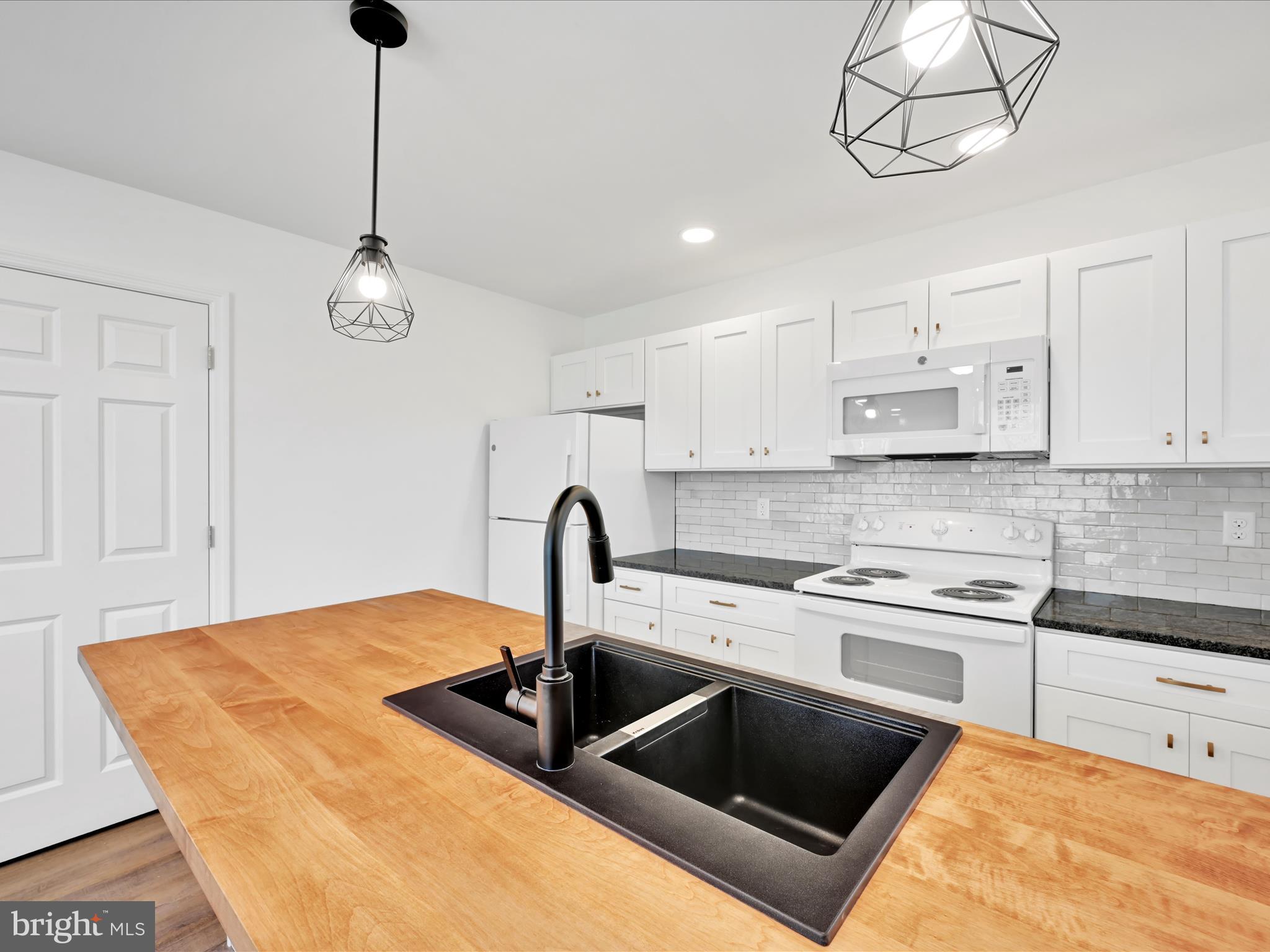 SUNNYSIDE - Residential