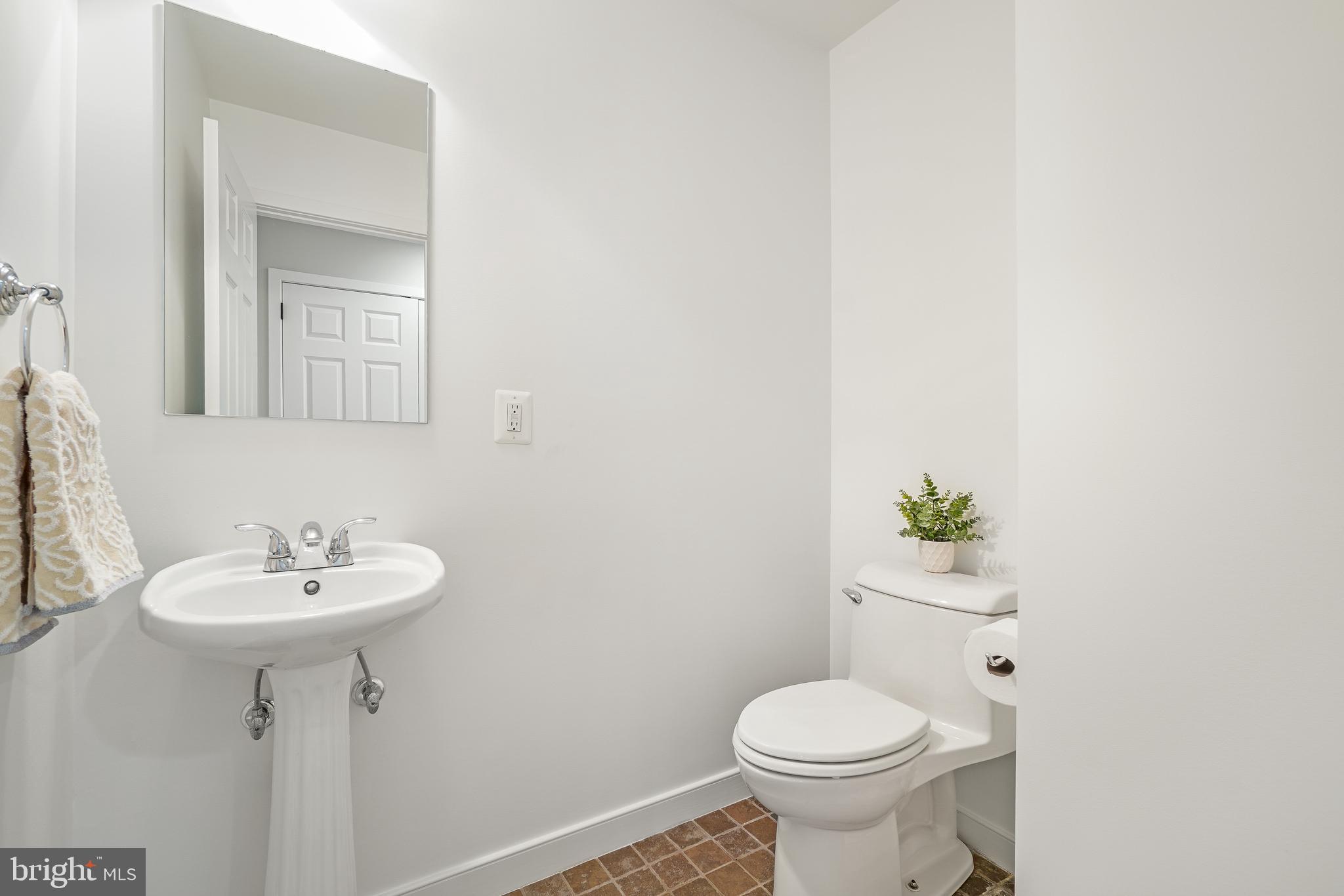 BROOKVILLE KNOLLS - Residential