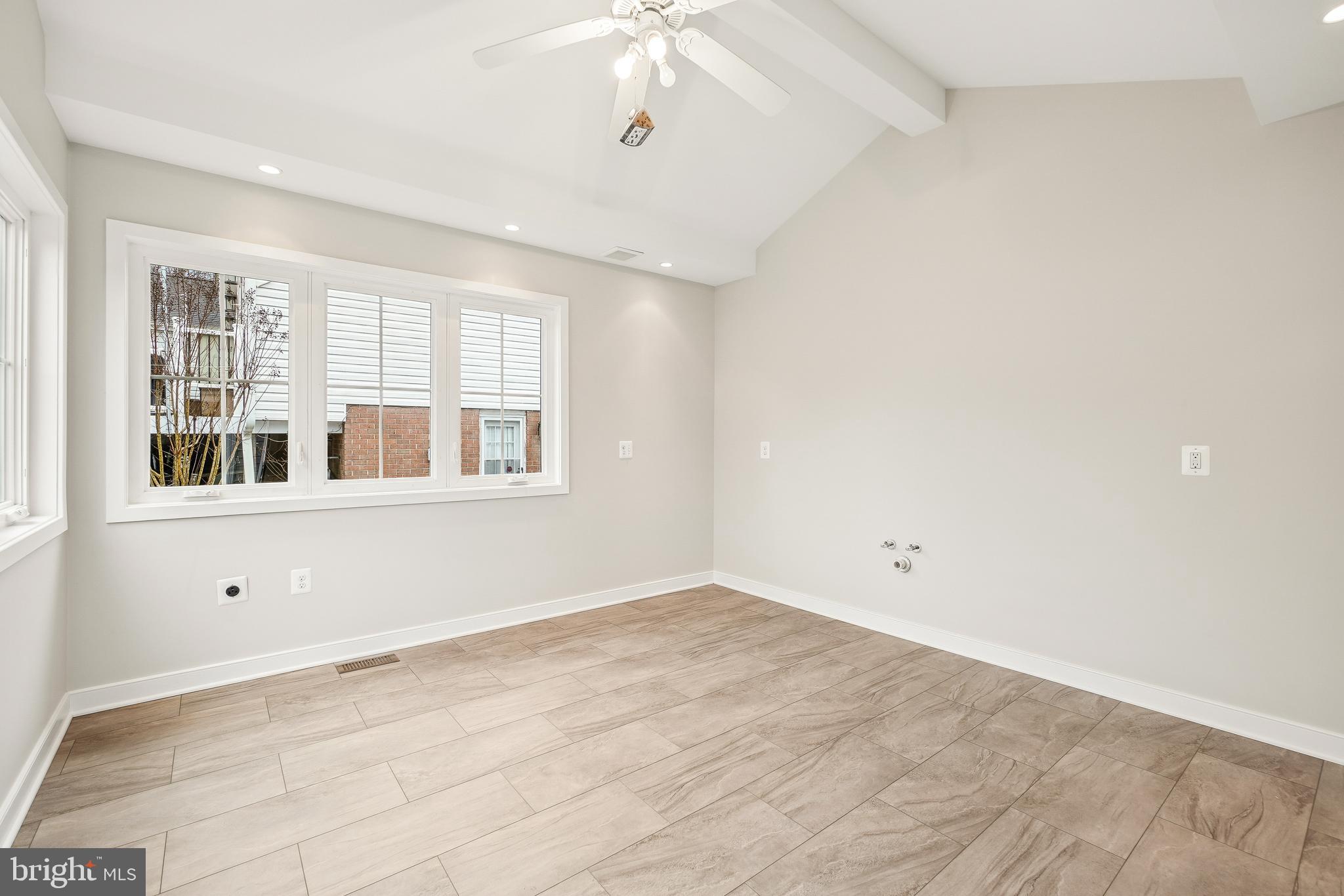 BROOKVILLE KNOLLS - Residential