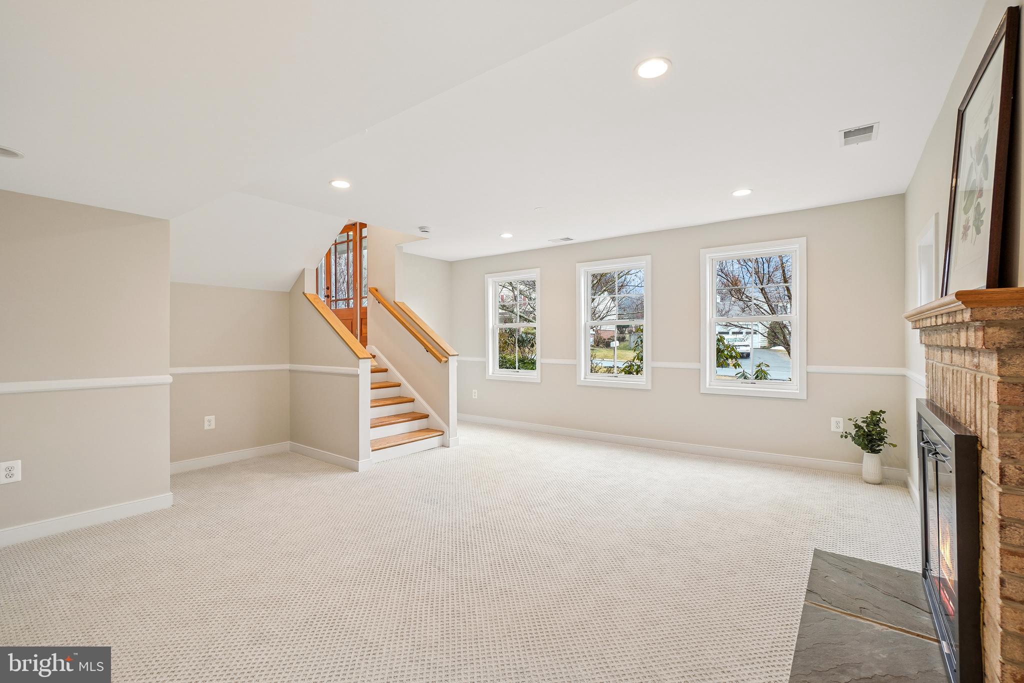 BROOKVILLE KNOLLS - Residential