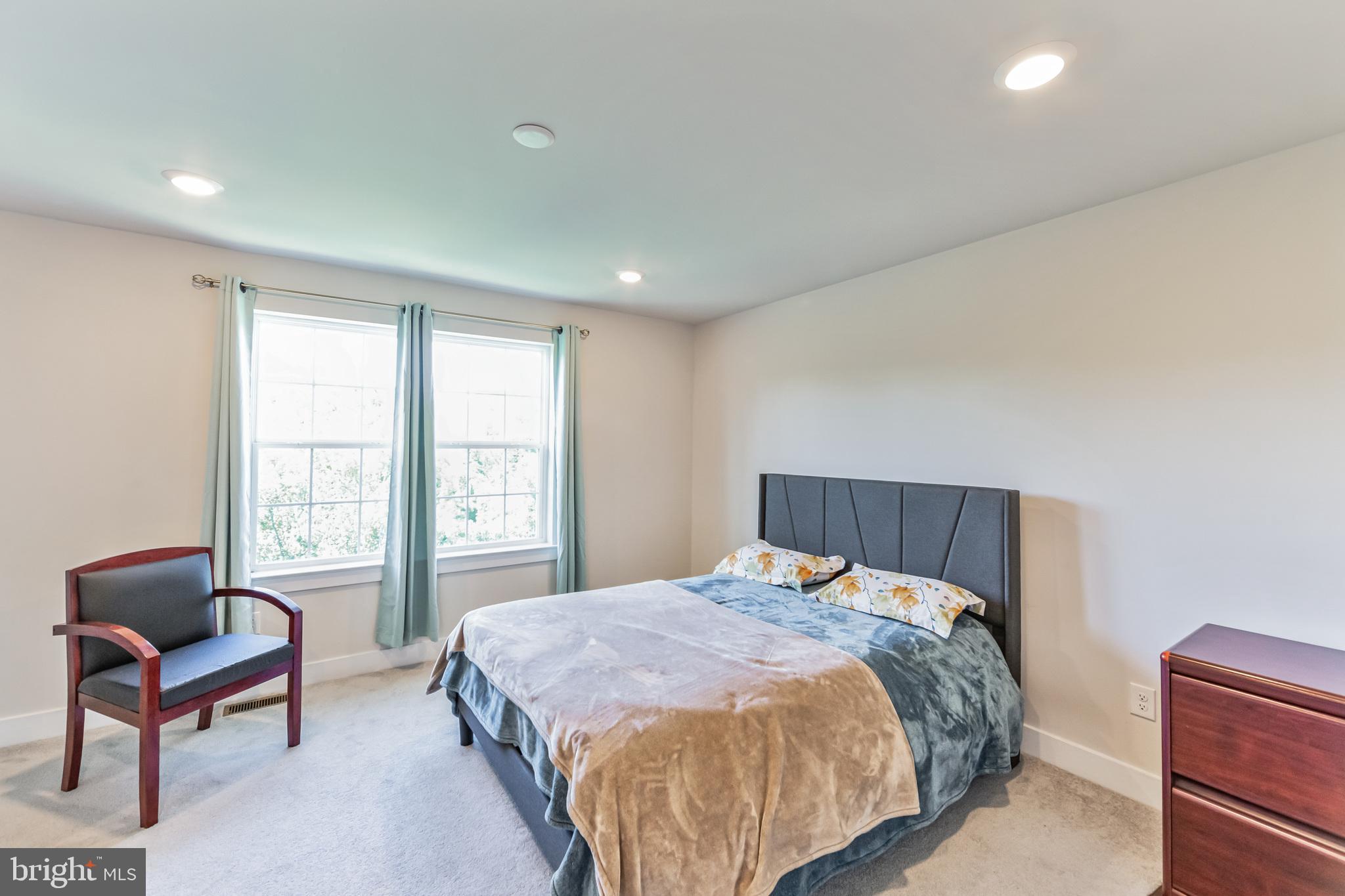 LOCHIEL FARM - Residential Lease