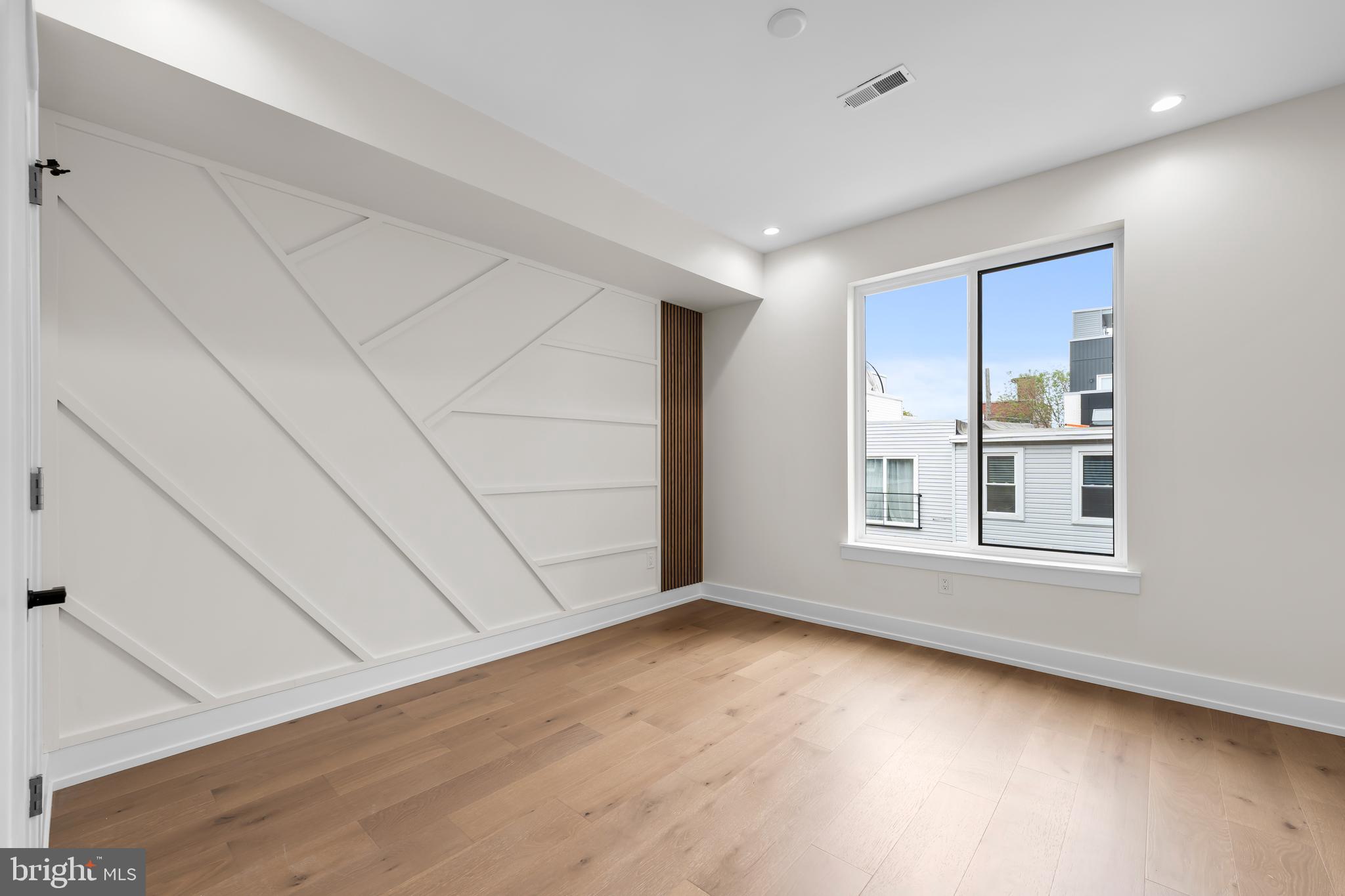 POINT BREEZE - Residential