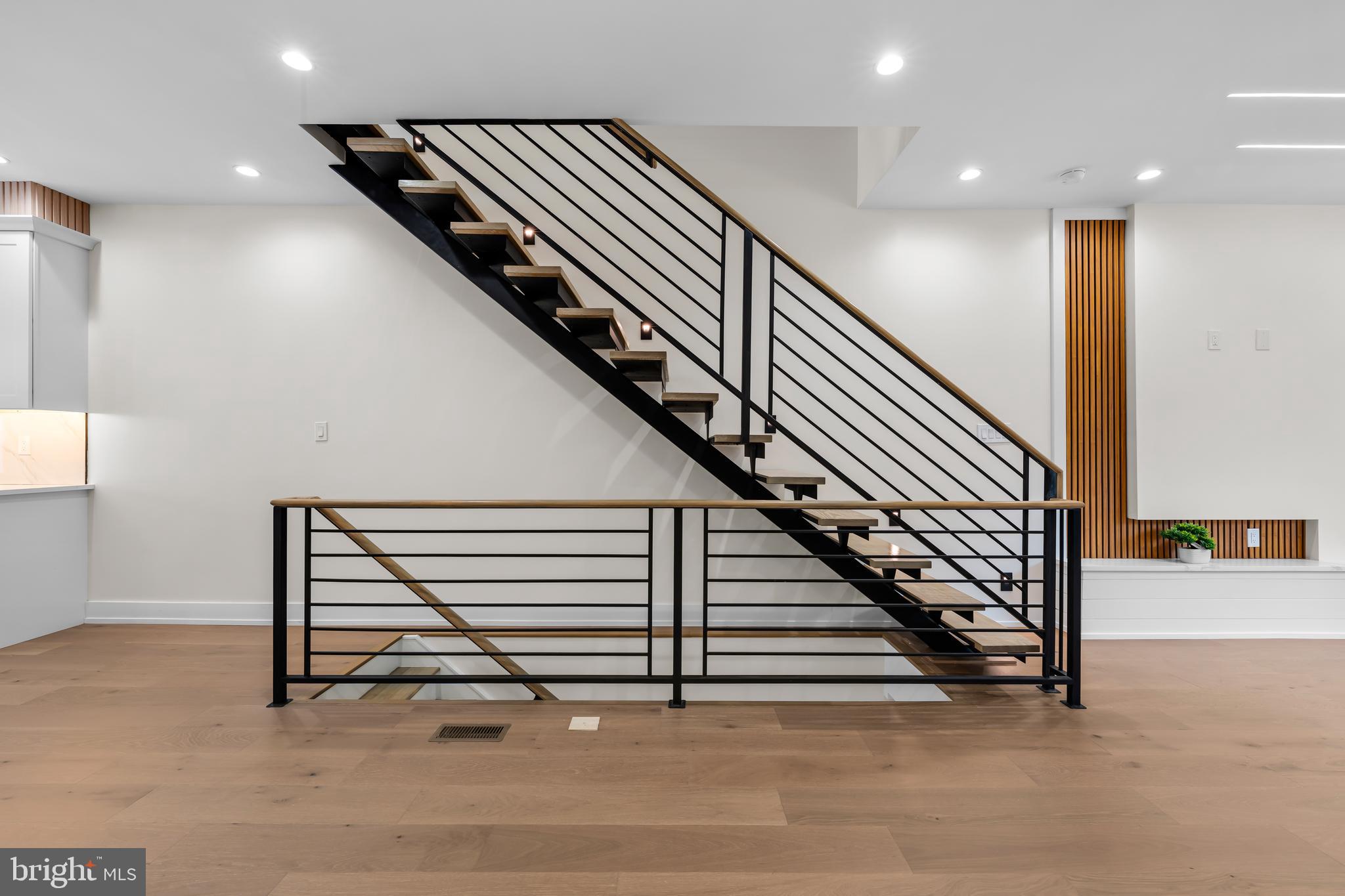 POINT BREEZE - Residential