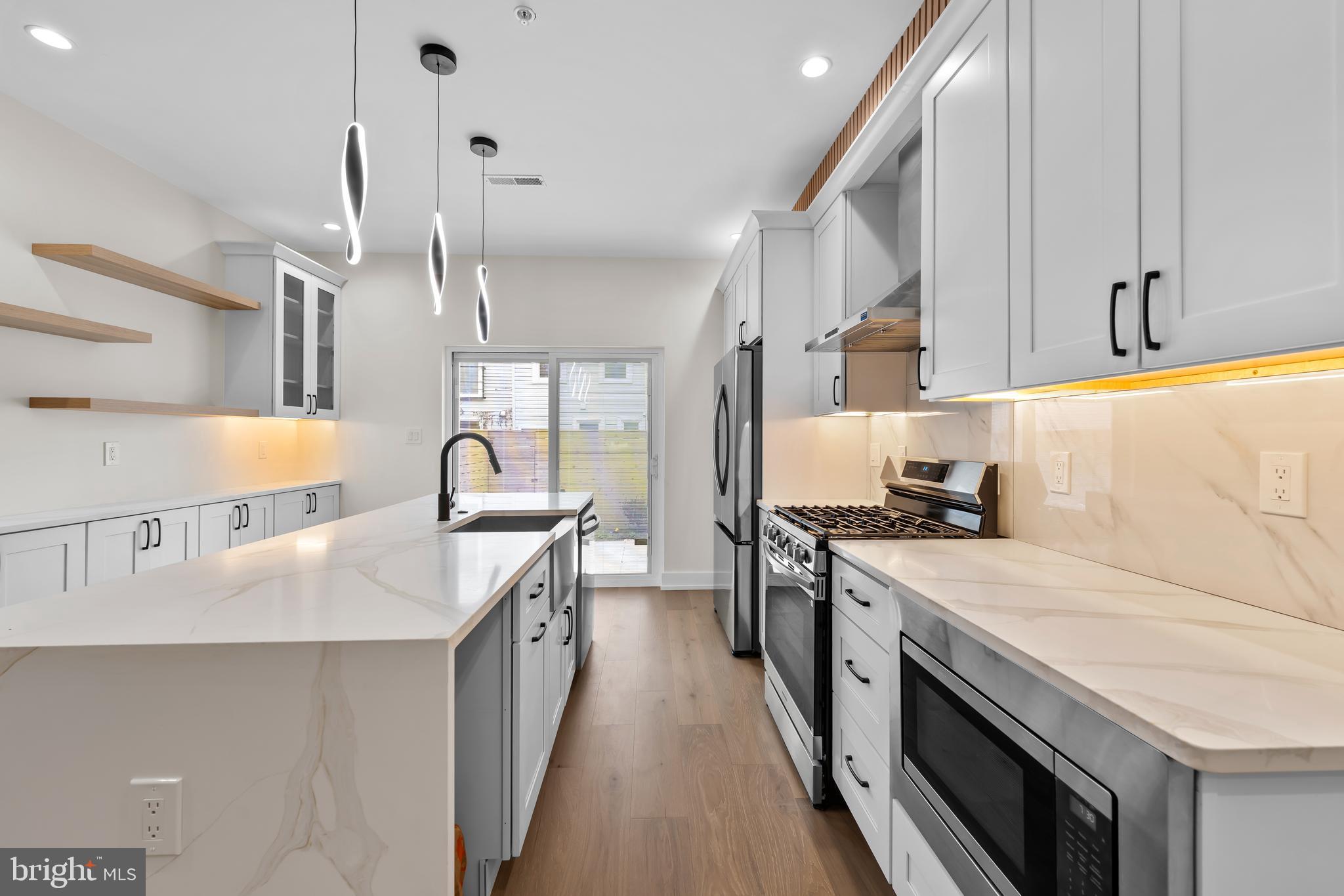POINT BREEZE - Residential