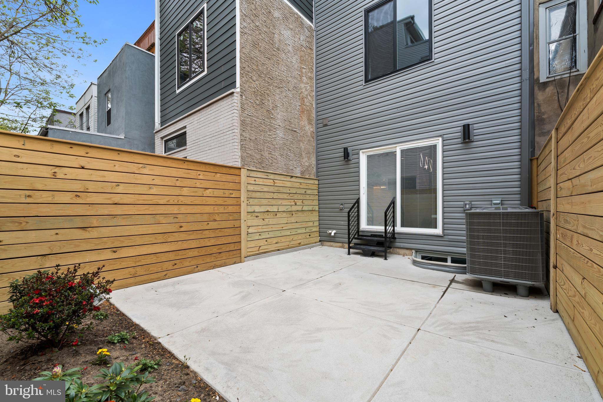 POINT BREEZE - Residential