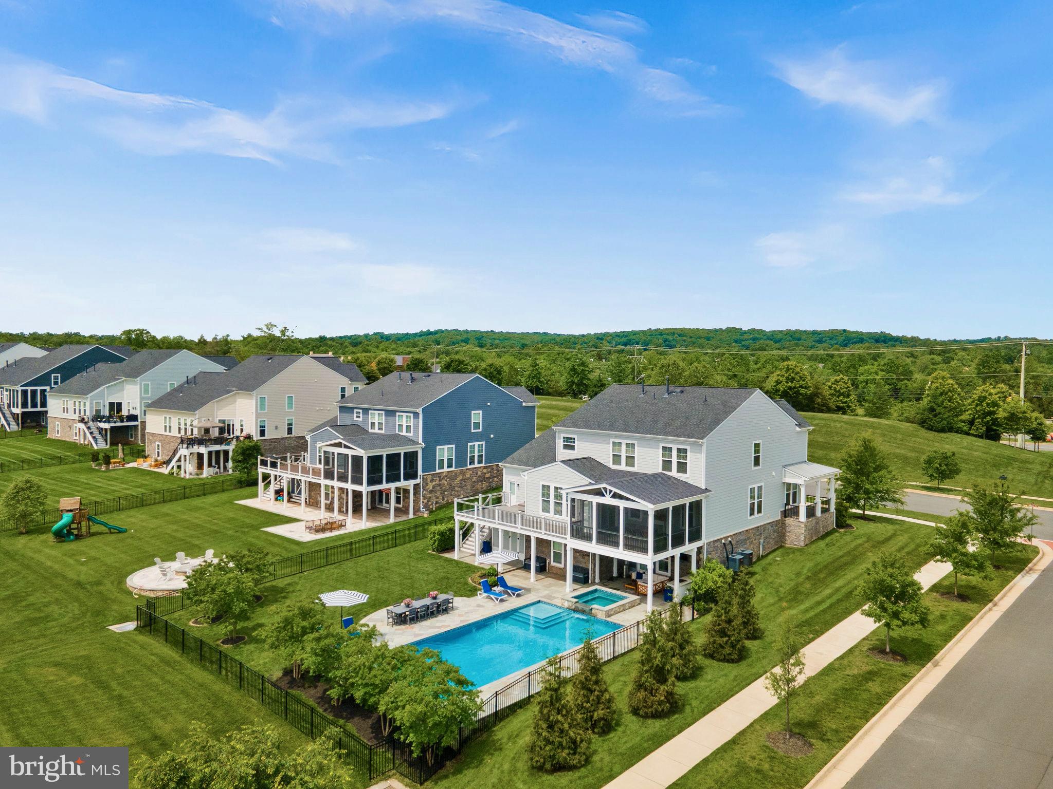 MEADOW BROOK FARM - Residential
