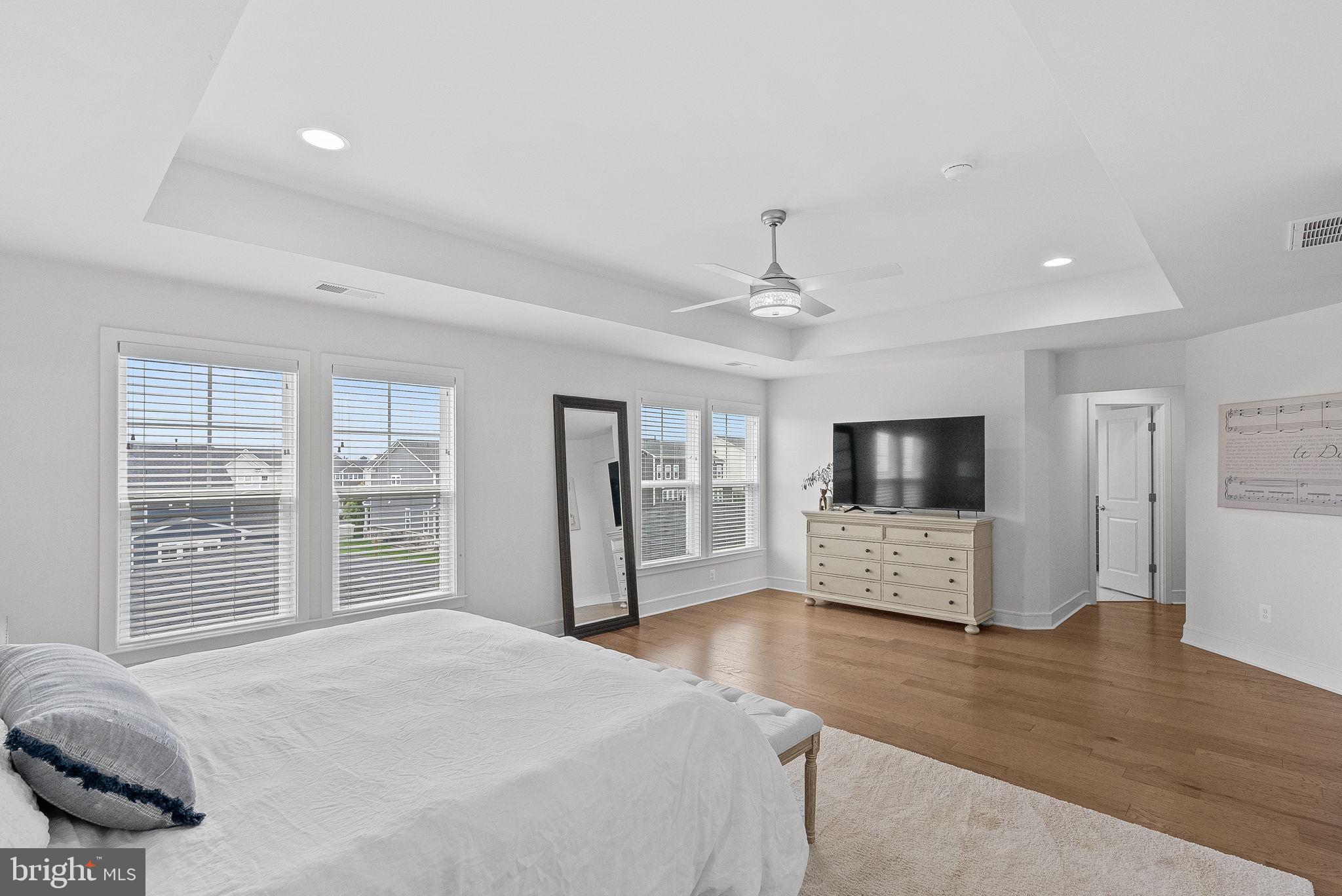 MEADOW BROOK FARM - Residential