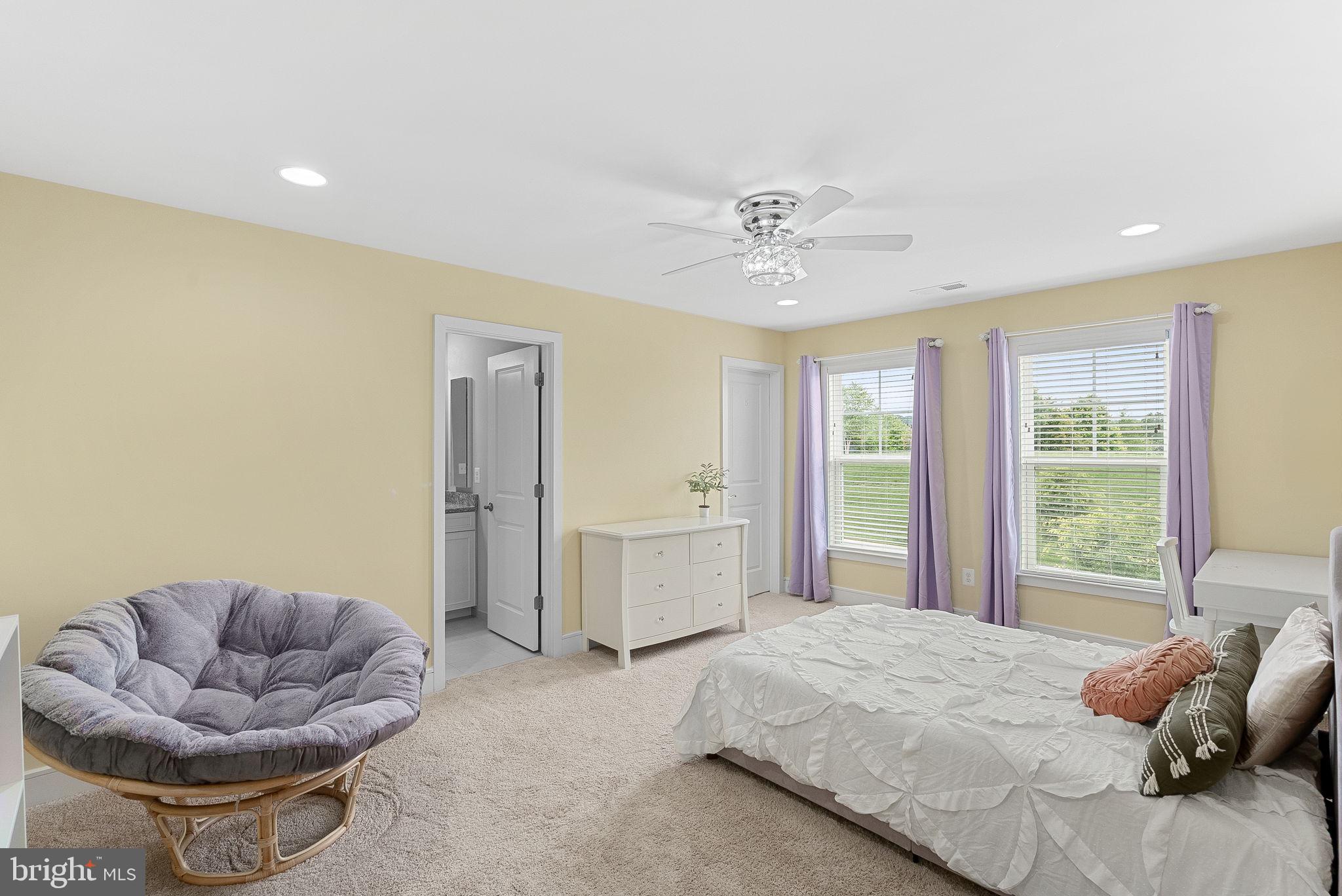 MEADOW BROOK FARM - Residential