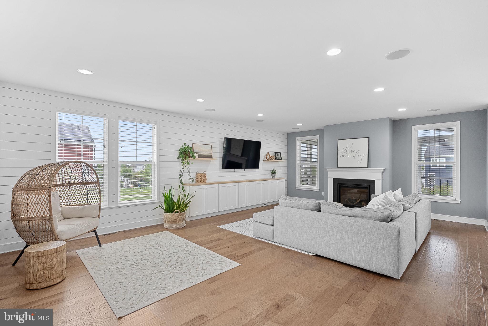 MEADOW BROOK FARM - Residential