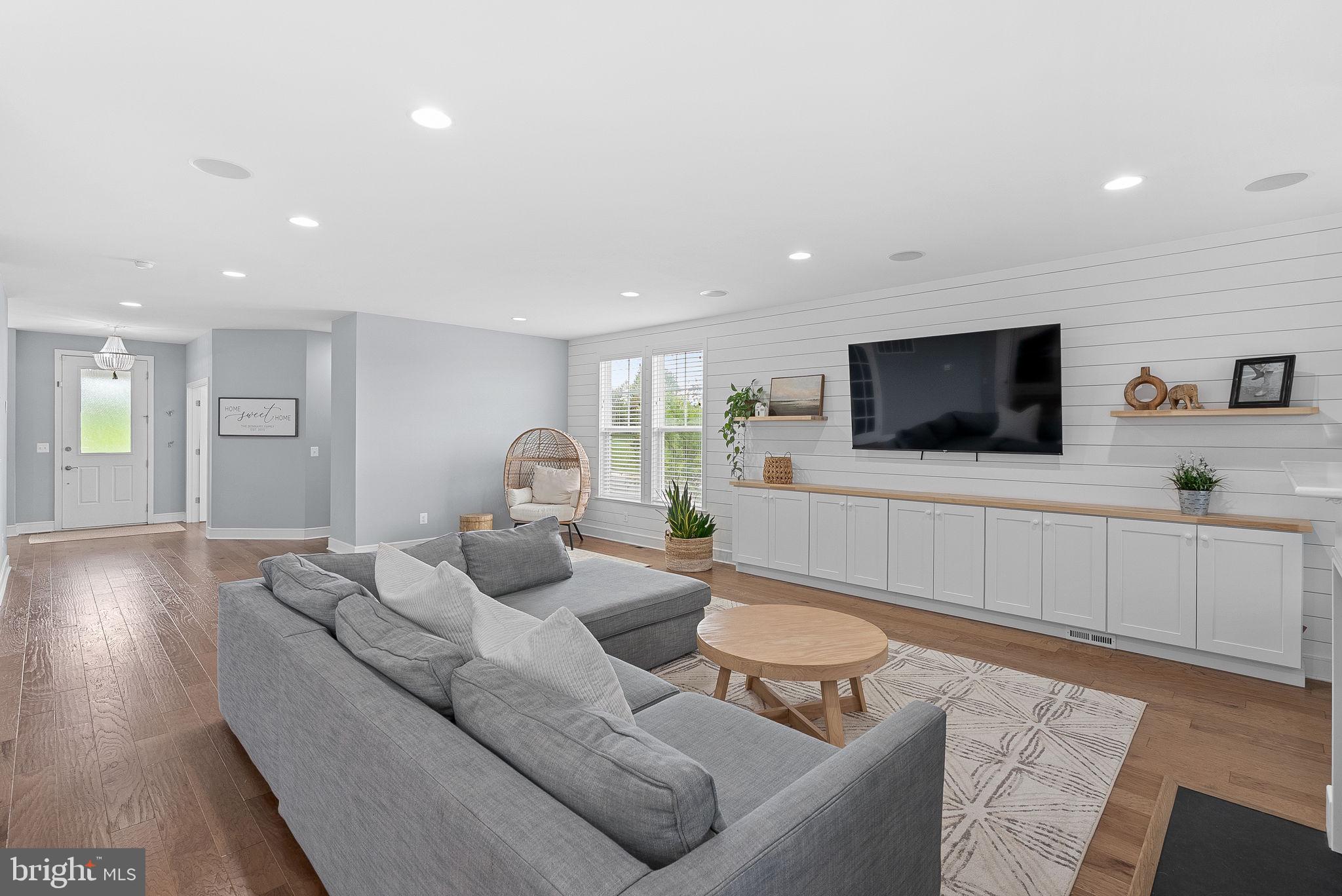 MEADOW BROOK FARM - Residential