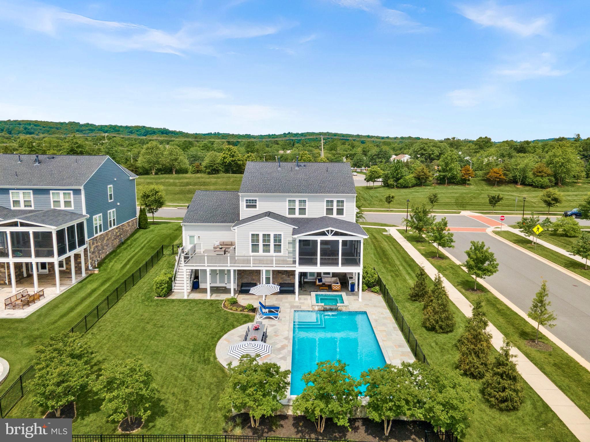 MEADOW BROOK FARM - Residential