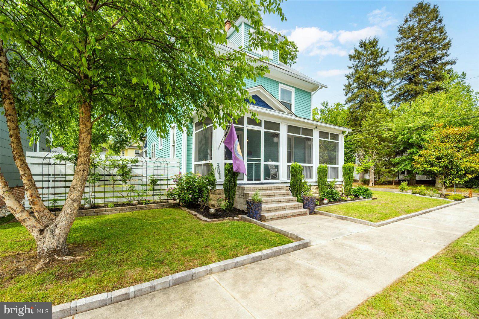 301 NORTH BOULEVARD