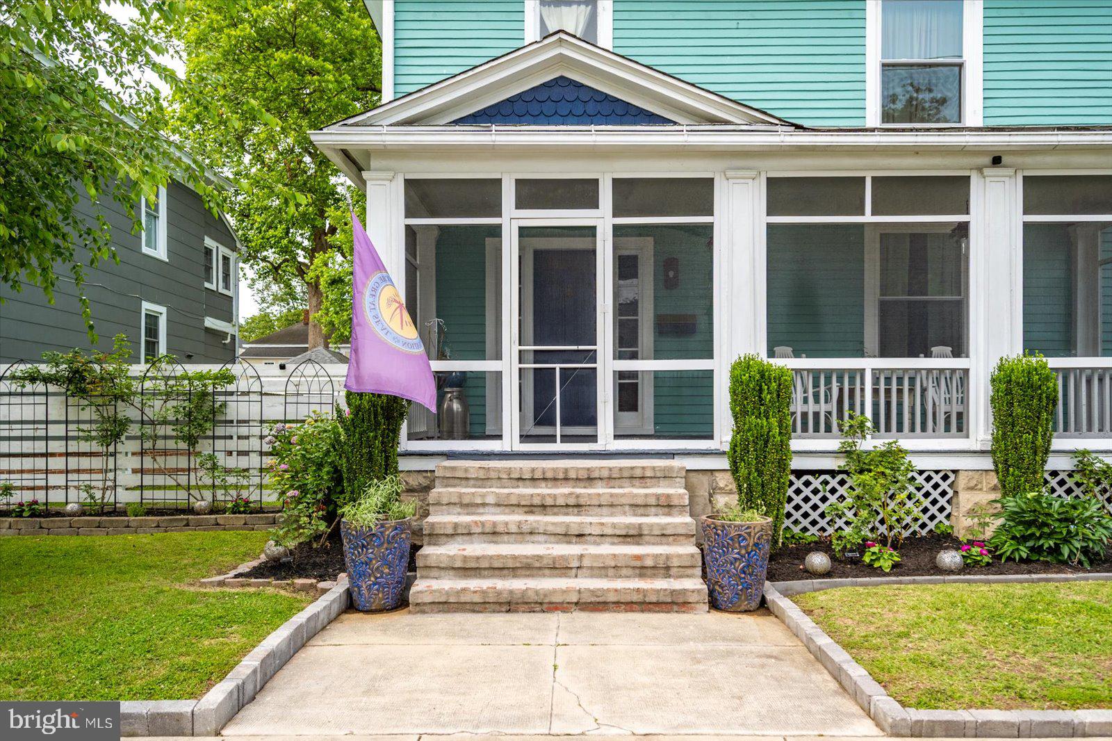 301 NORTH BOULEVARD