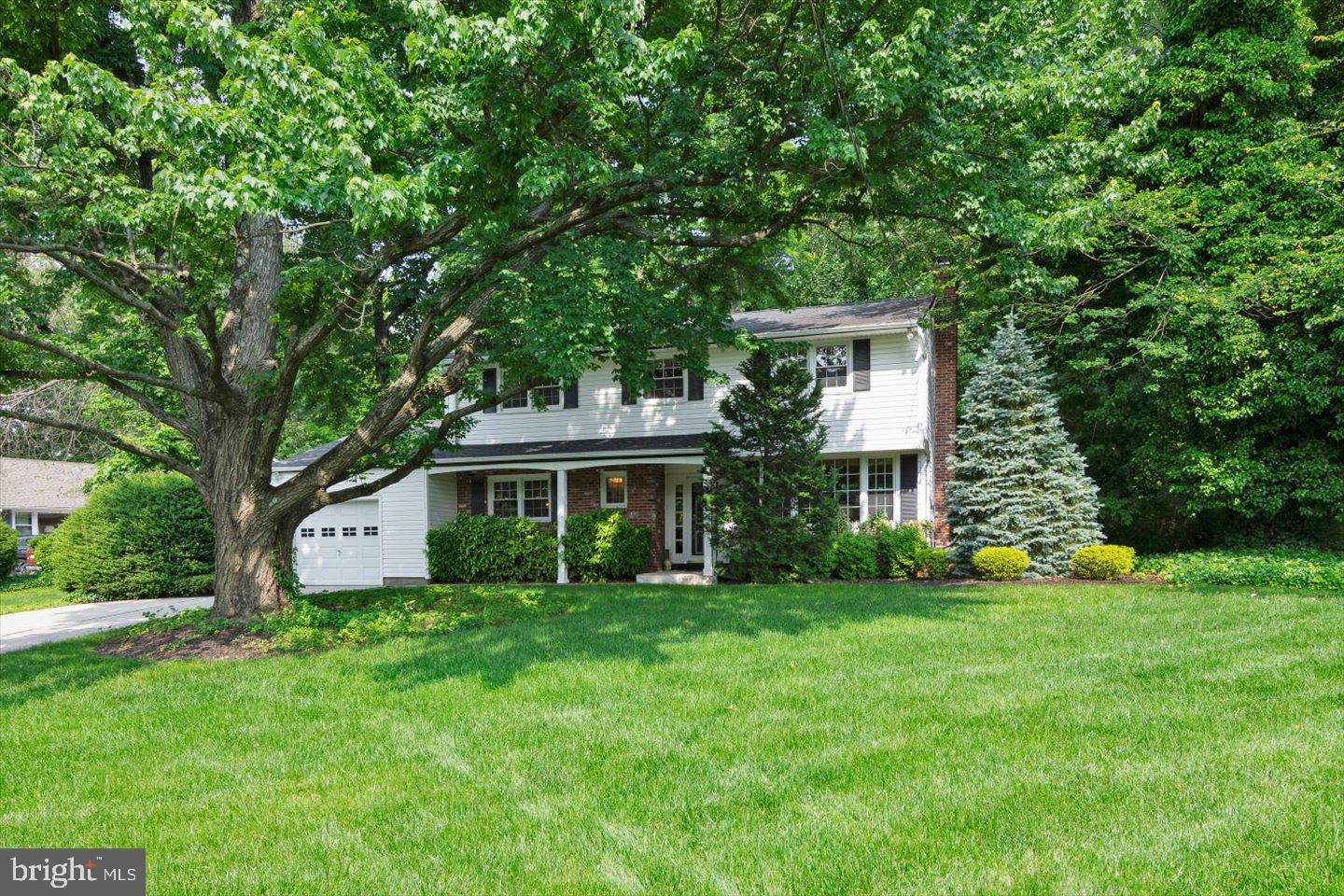 408 NARRAGANSETT DRIVE