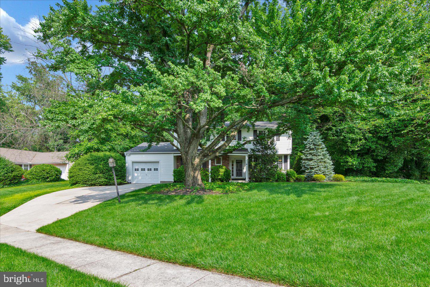 408 NARRAGANSETT DRIVE