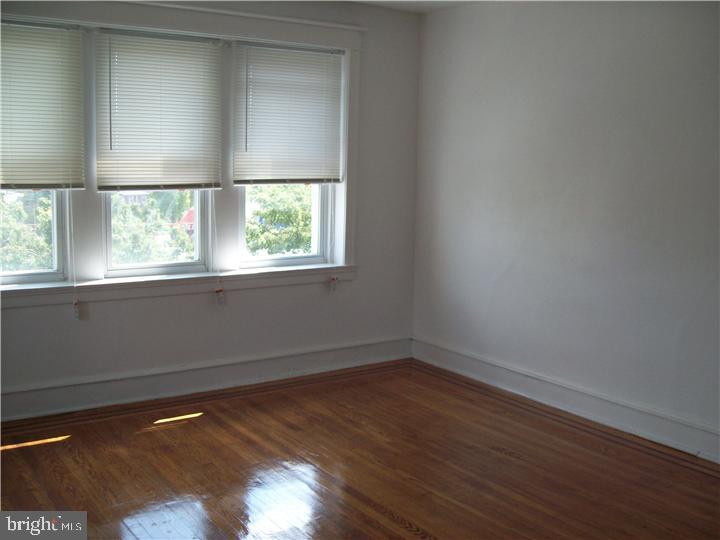 OVERBROOK - Commercial Sale