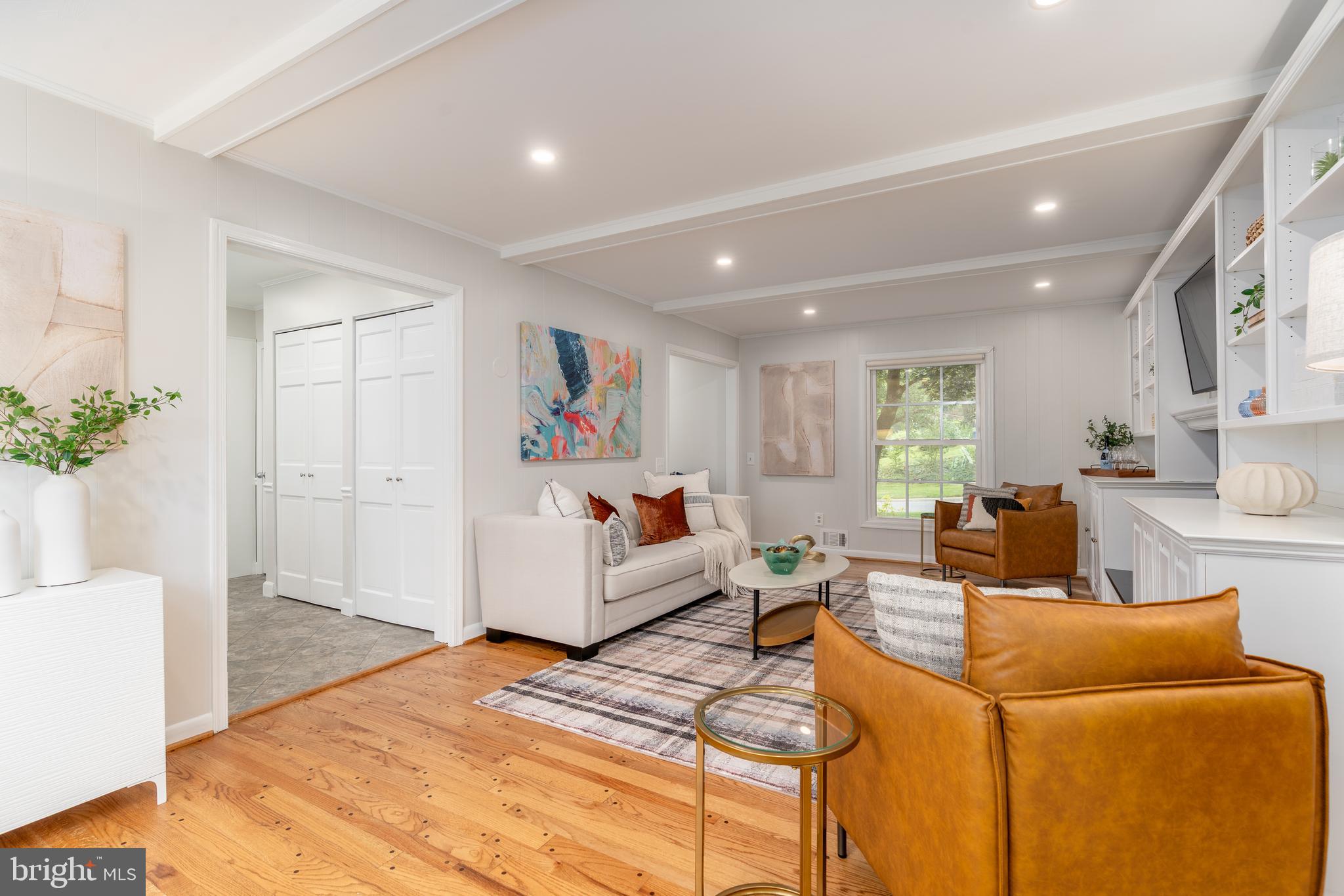 FOX HILLS - Residential