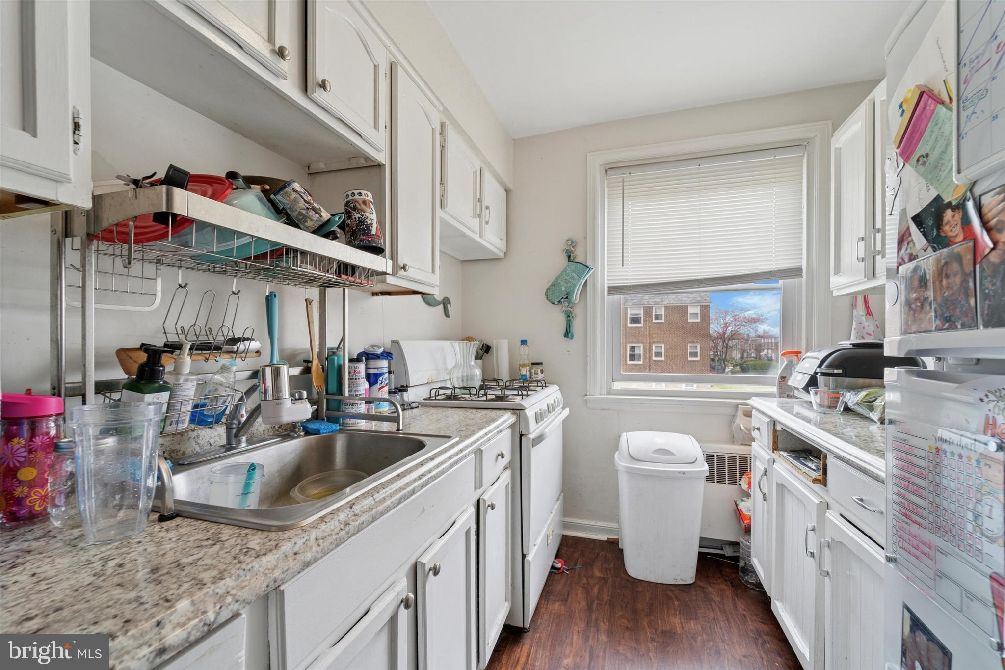 OXFORD CIRCLE - Residential Income